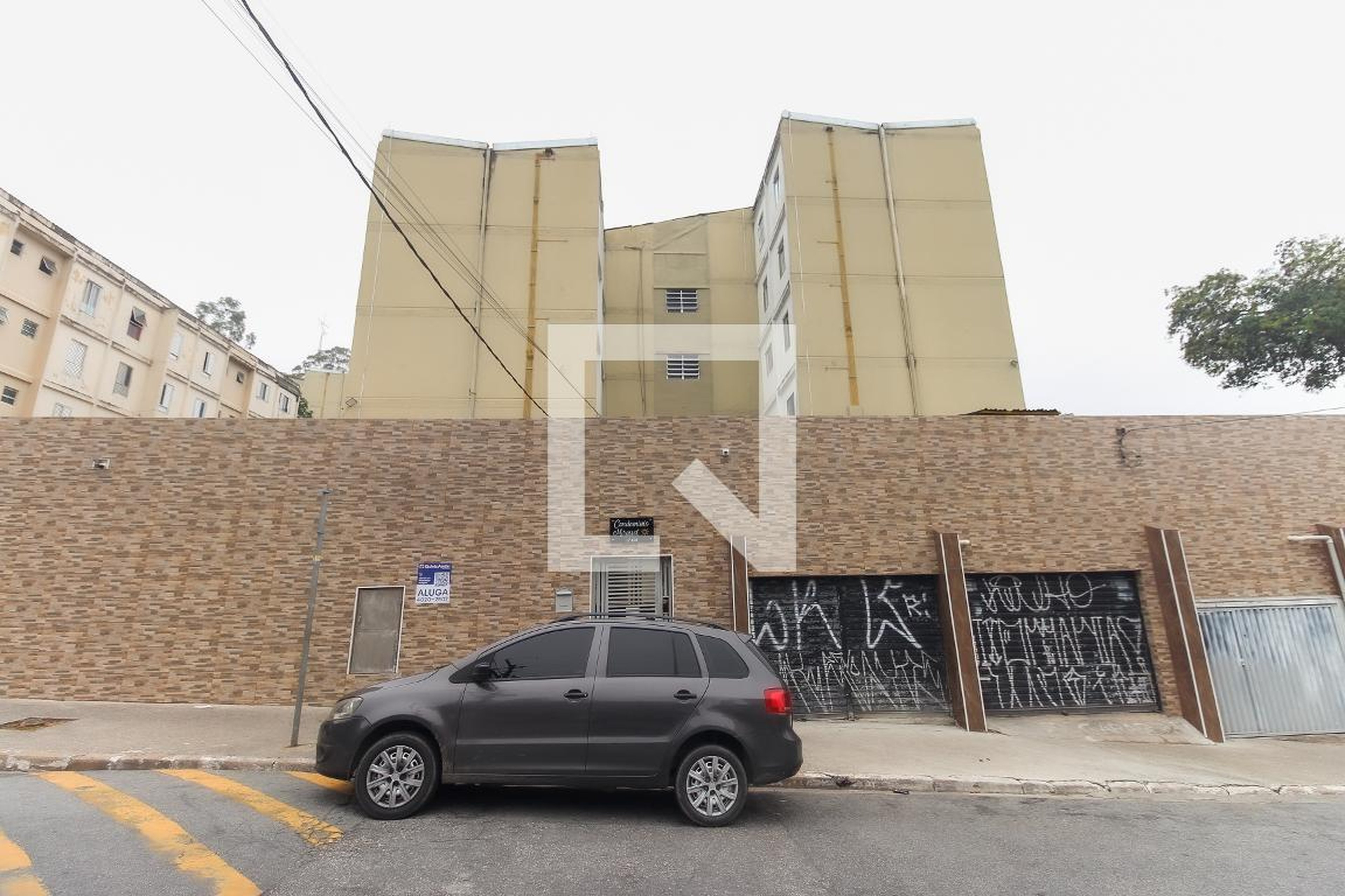 Fachada do Prédio Condomínio Medio