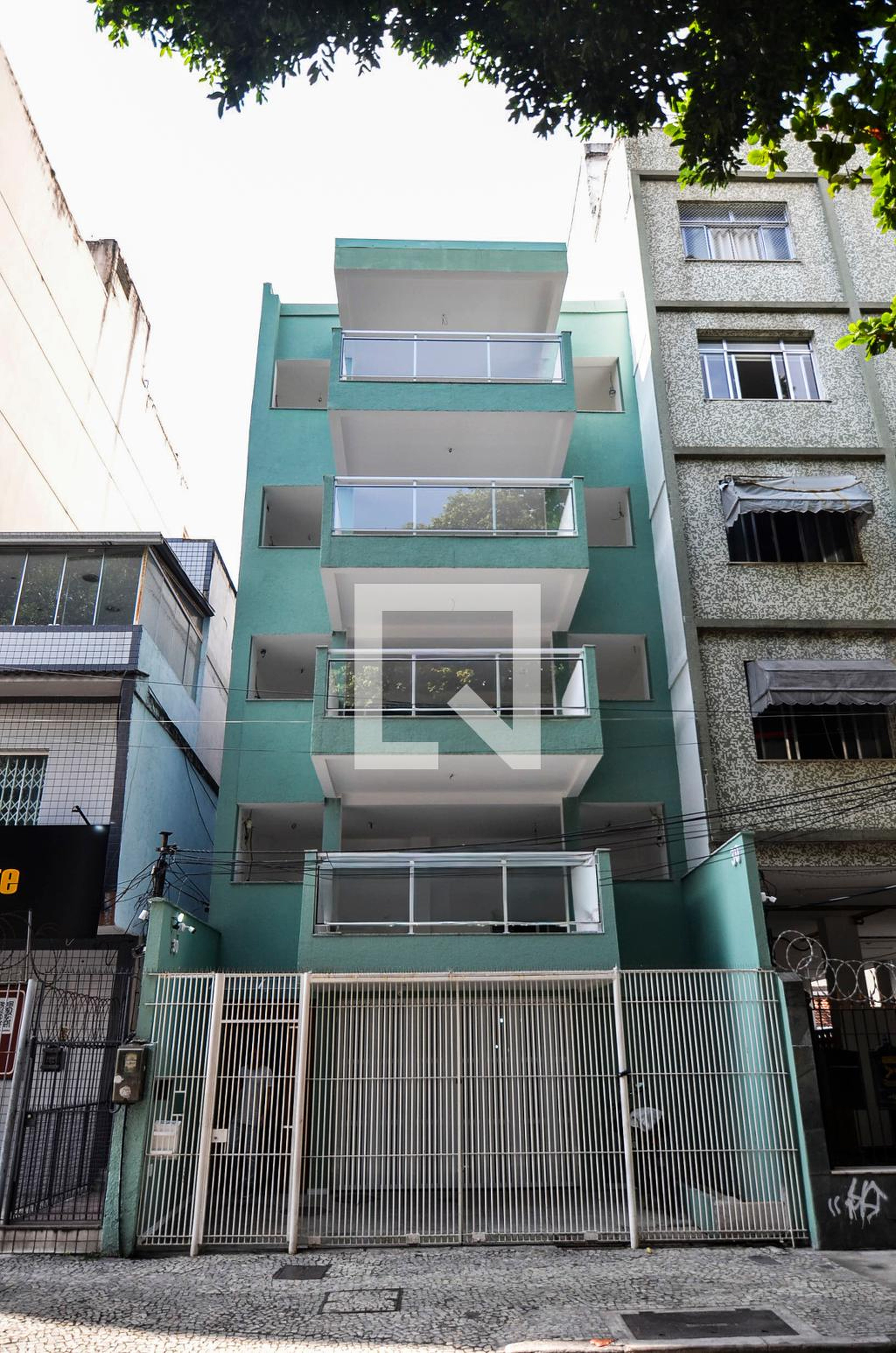 Fachada Condomínio em Rua Luís Barbosa, 30