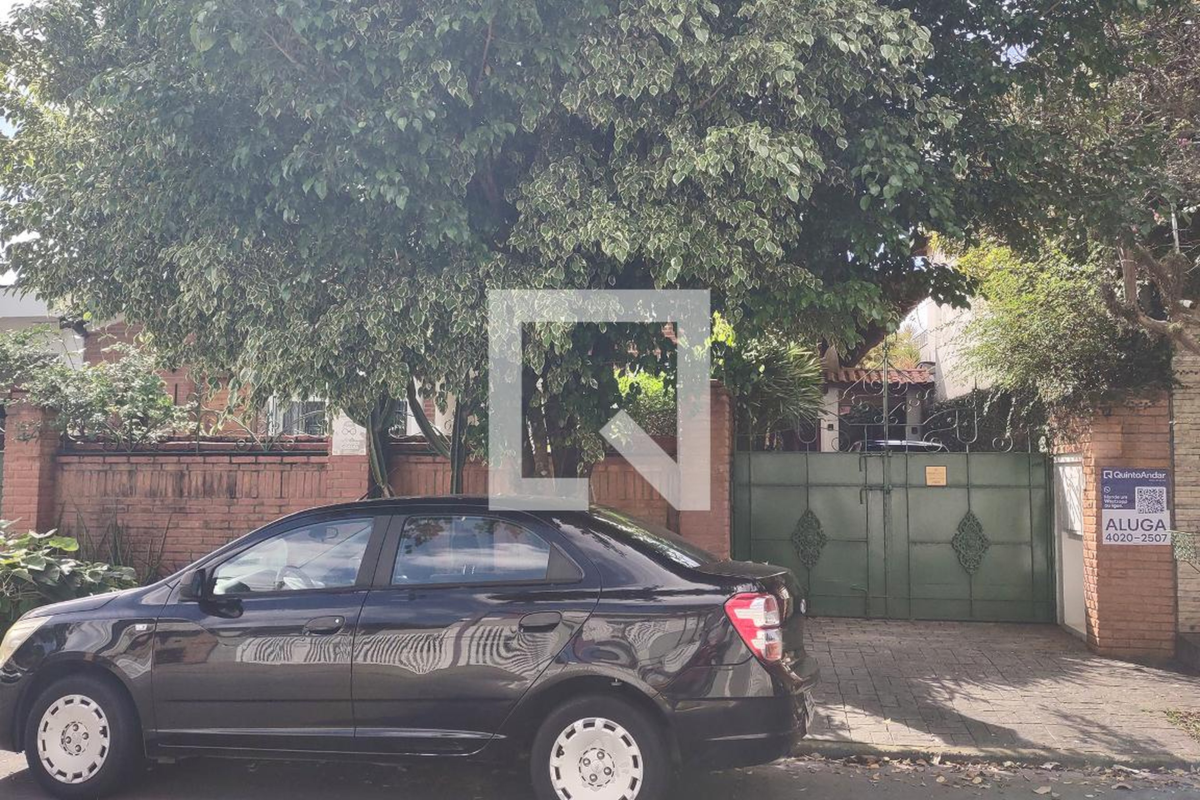 Fachada Condomínio em Rua Brás Cubas, 709