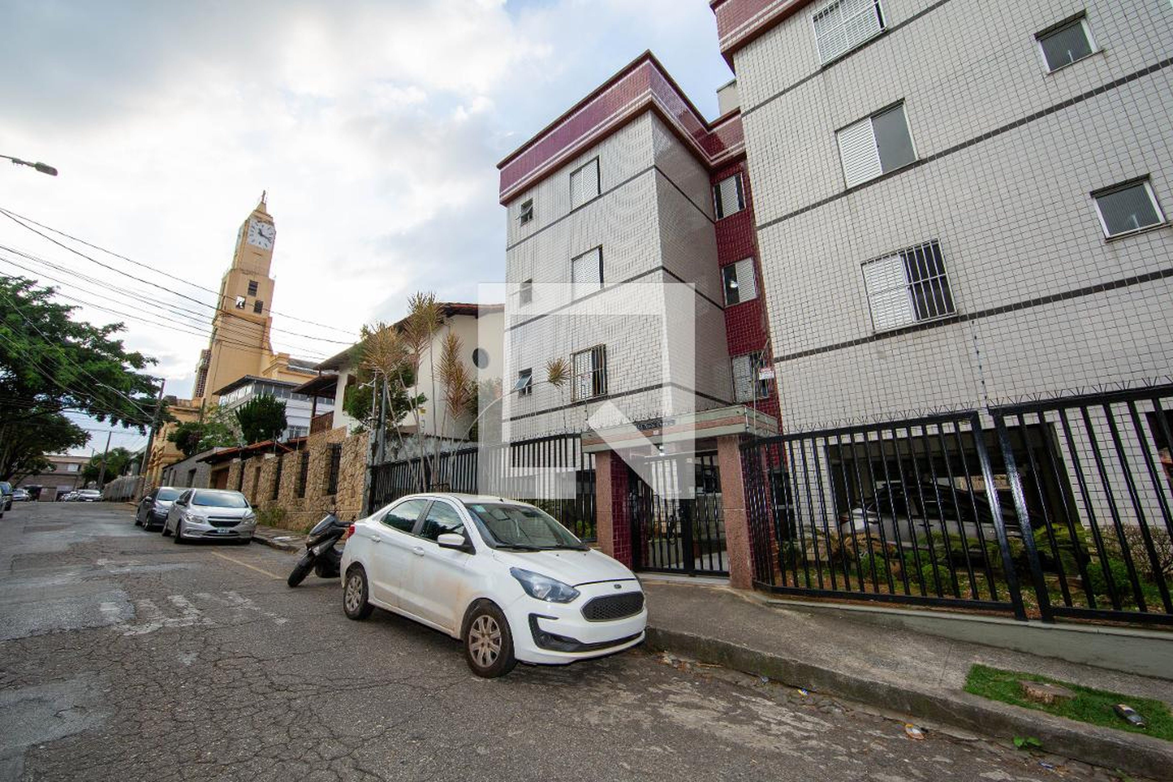 FACHADA Condomínio em Rua Teófilo Otoni, 580
