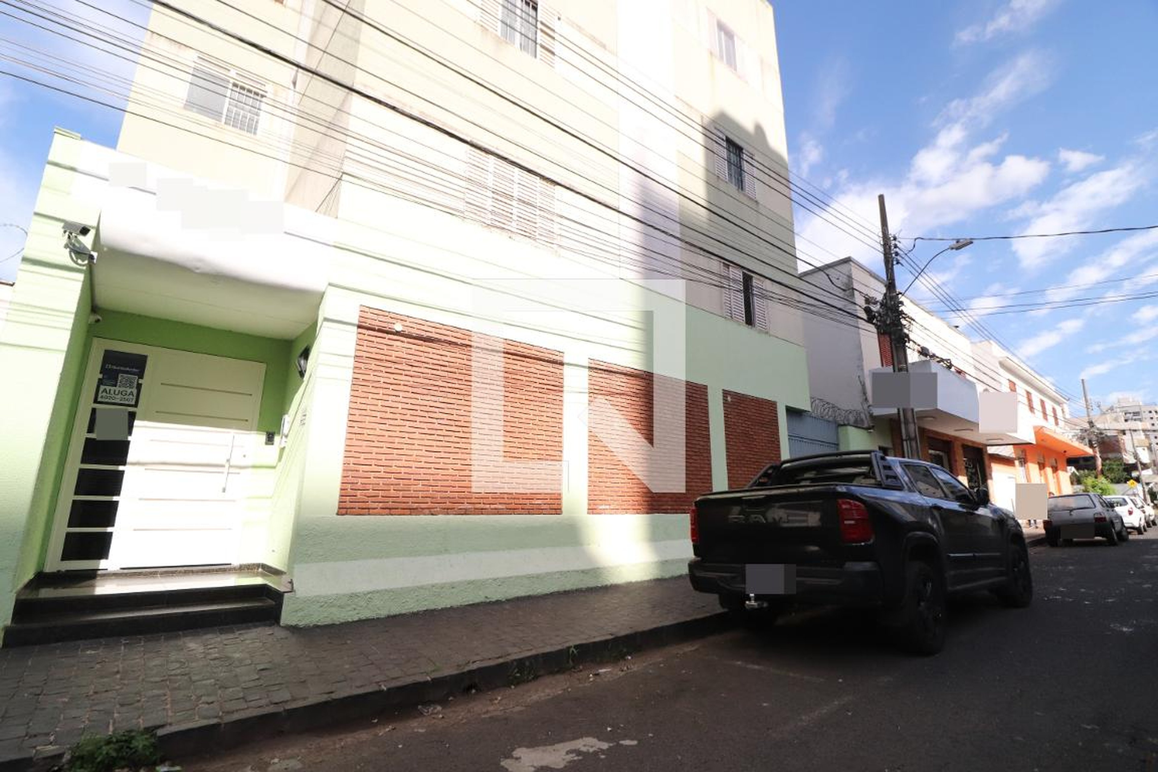 Fachada Condomínio em Avenida Alexandre Ribeiro Guimarães, 356