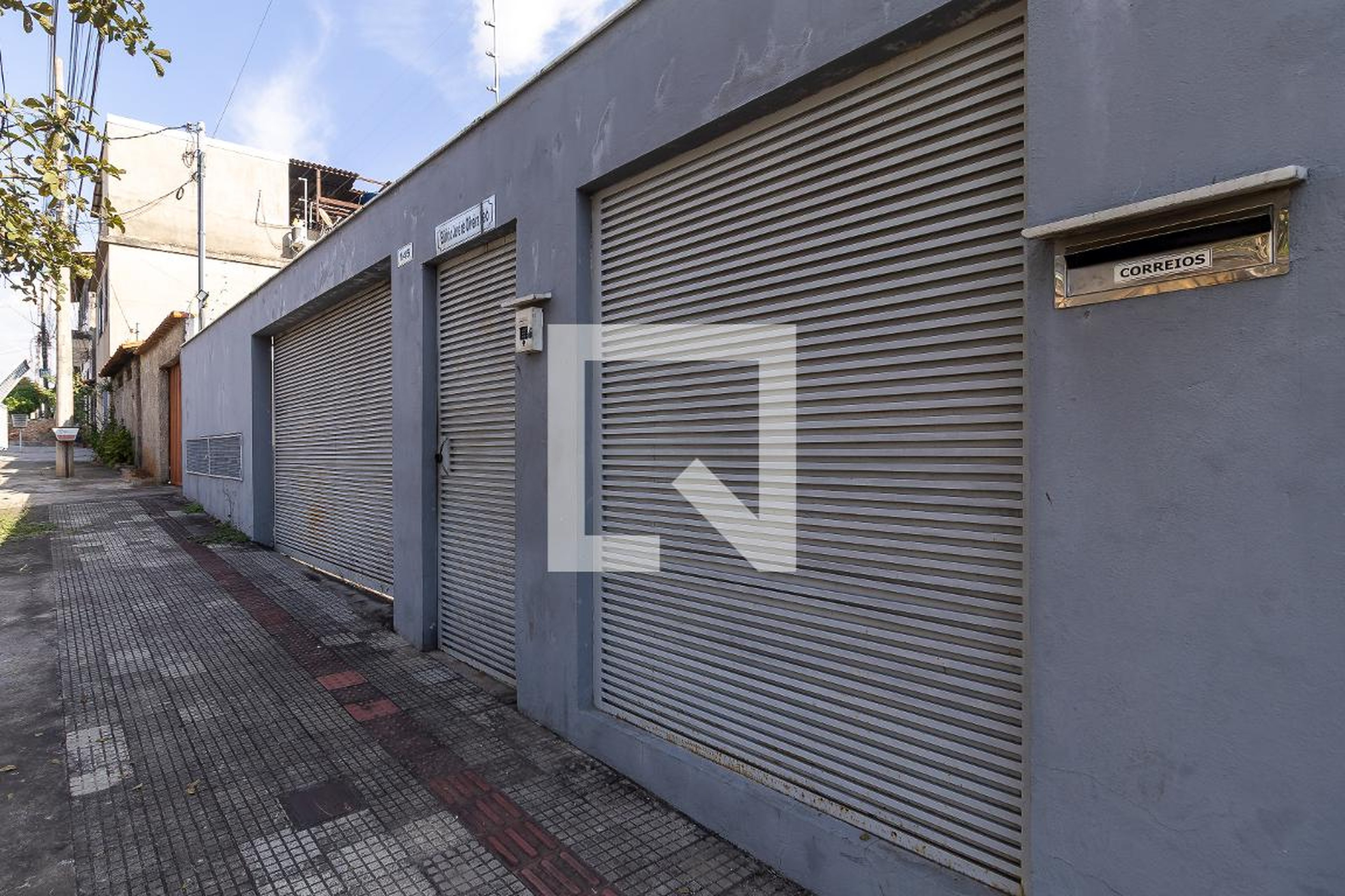 Fachada Condomínio em Rua Maria Lúcia Petit, 145