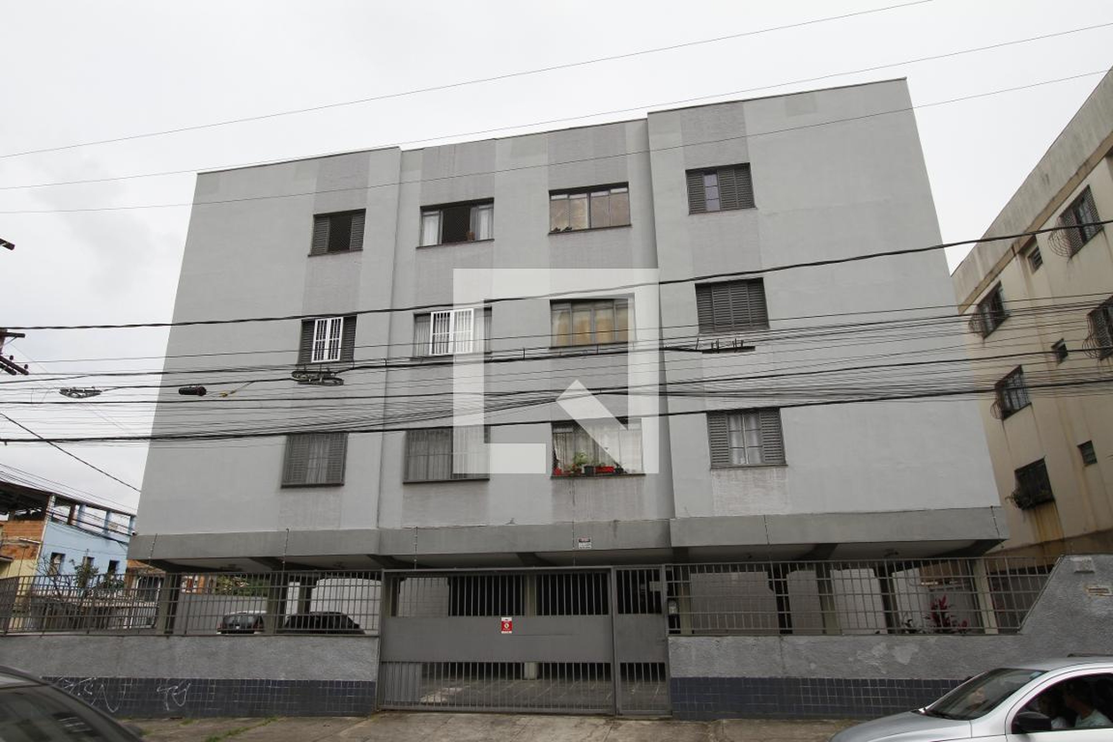 Fachada Condomínio em Rua Professor Raphael Hardy, 13