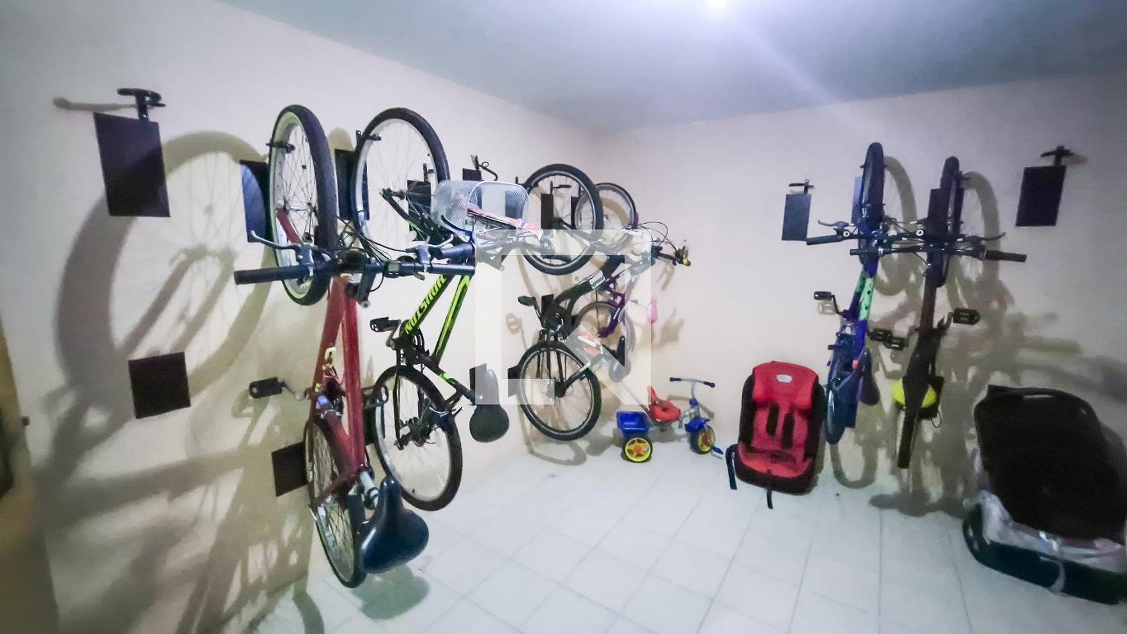 Bicicletário - Rua Engenheiro Luiz Gastão