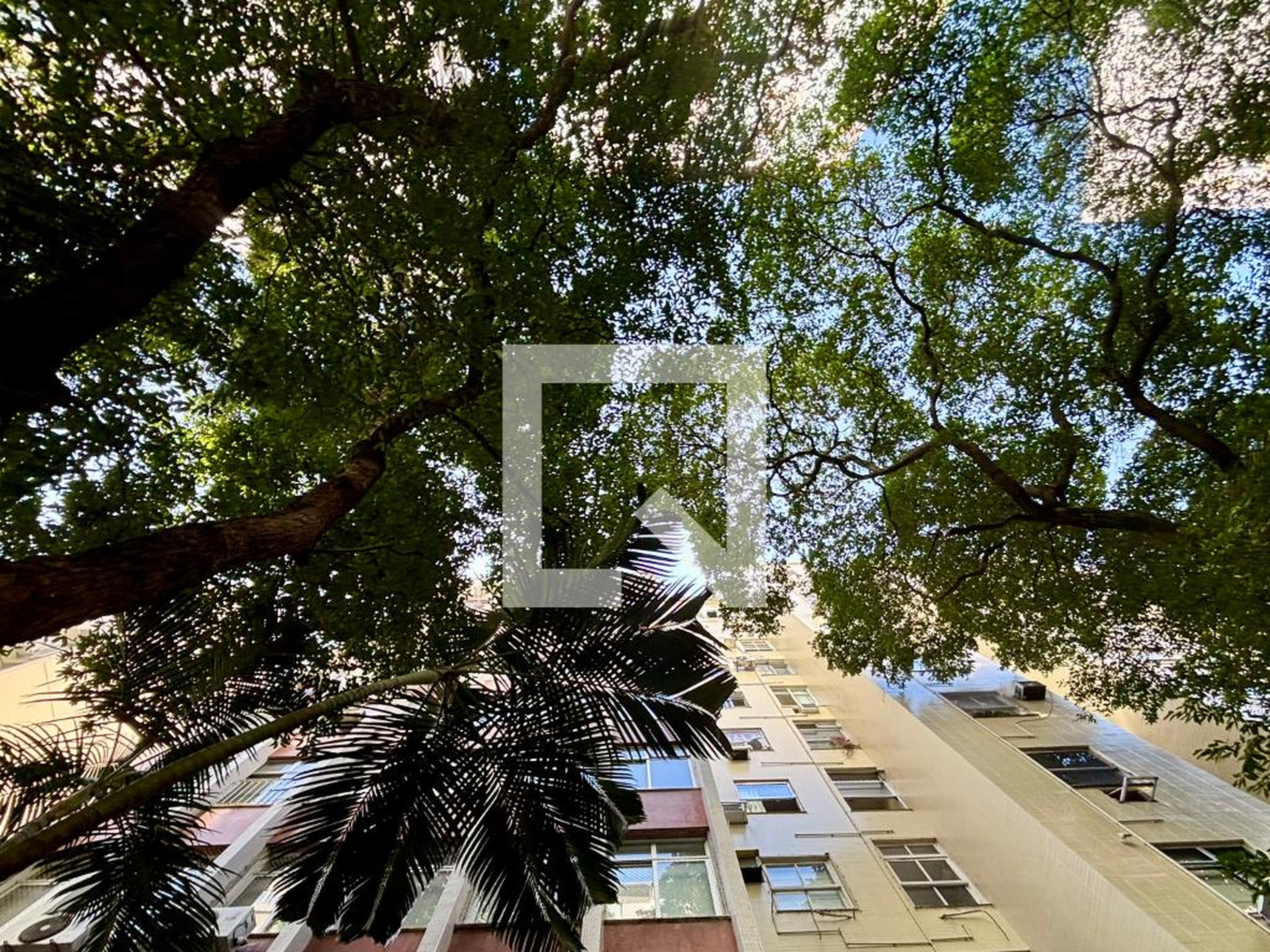 Fachada Condomínio de Janira