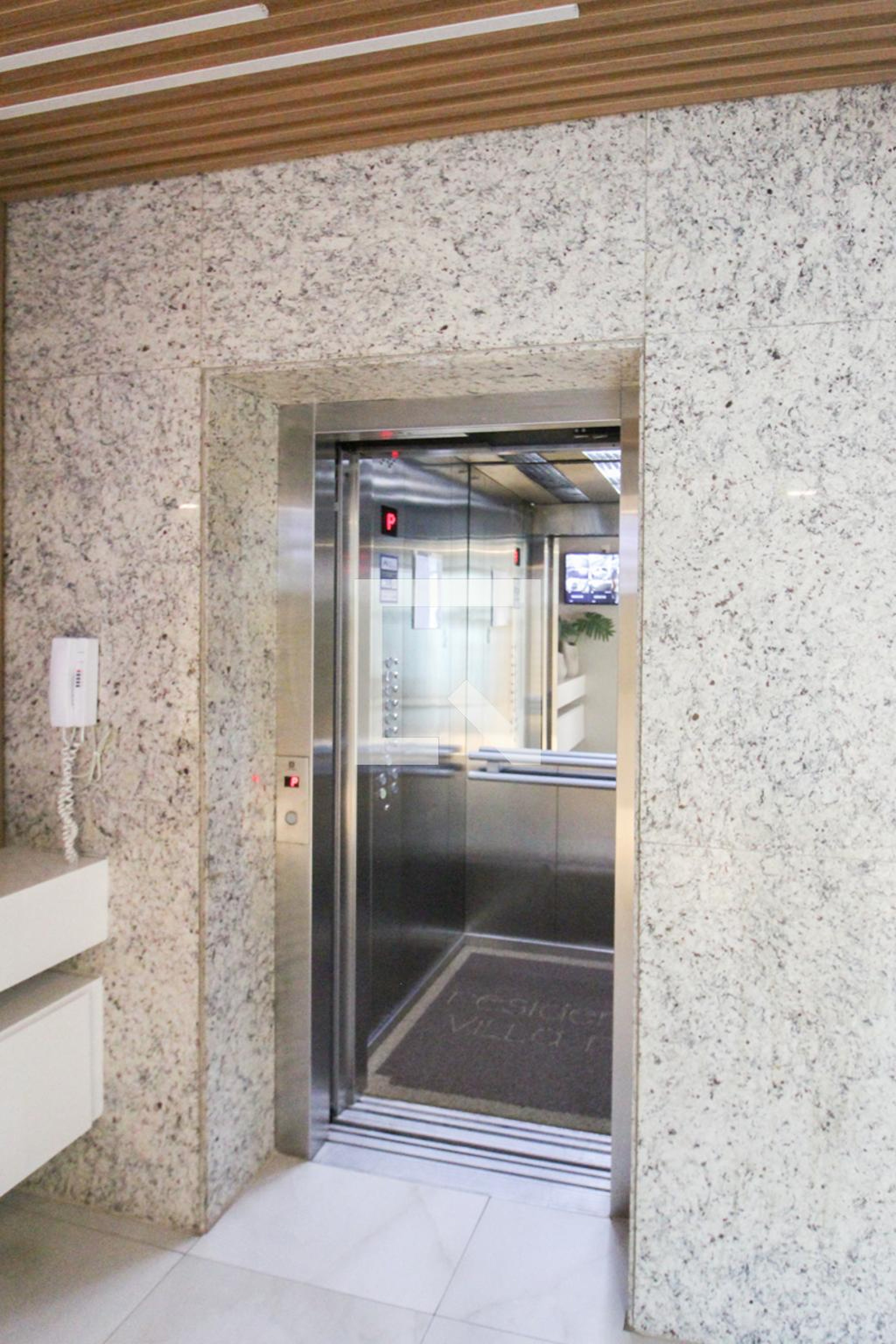 Elevador - Edifício Villa Real