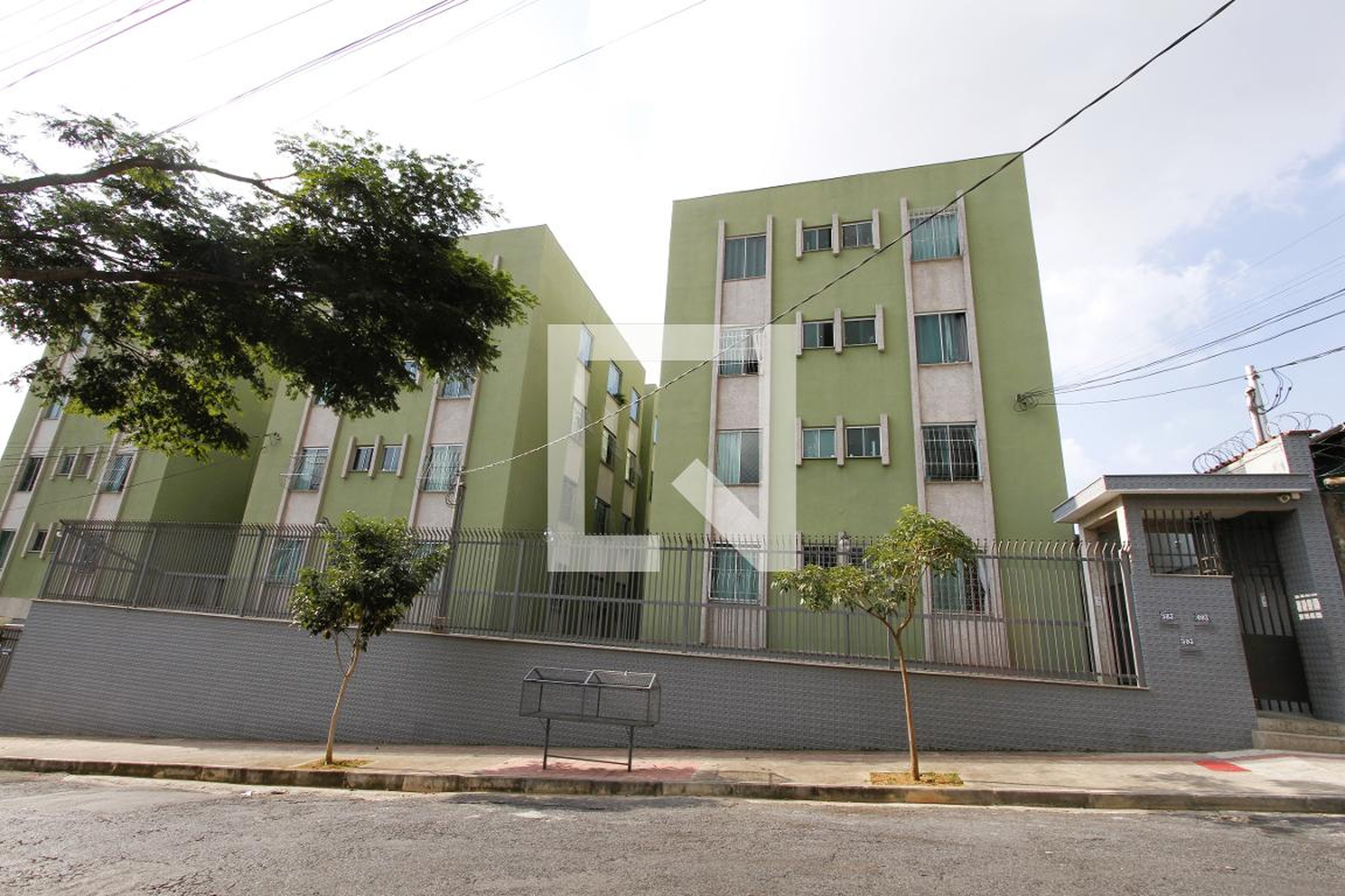 Fachada Condomínio em Rua Divisa Nova, 593