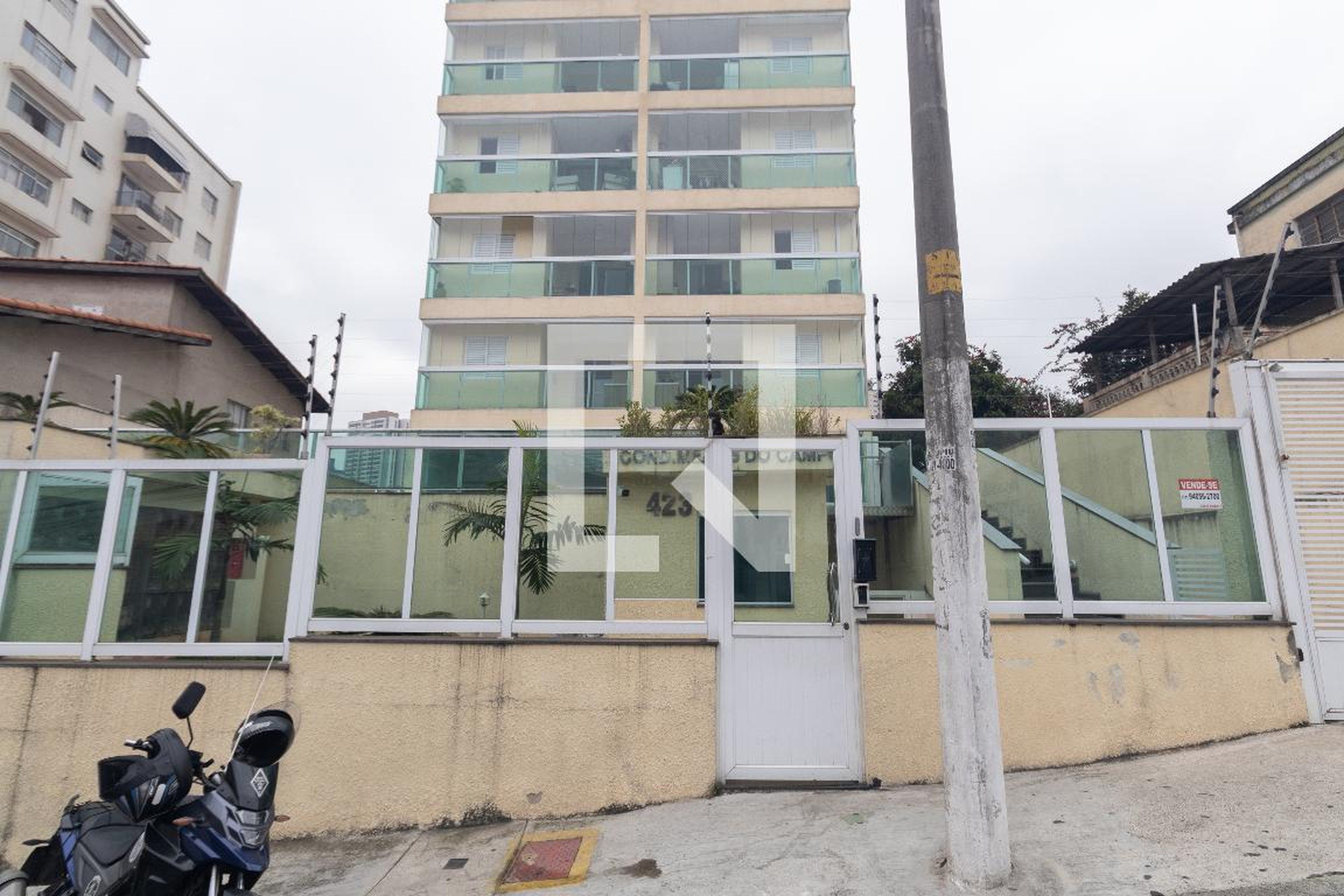 Fachada Condomínio em Rua Ladário, 423