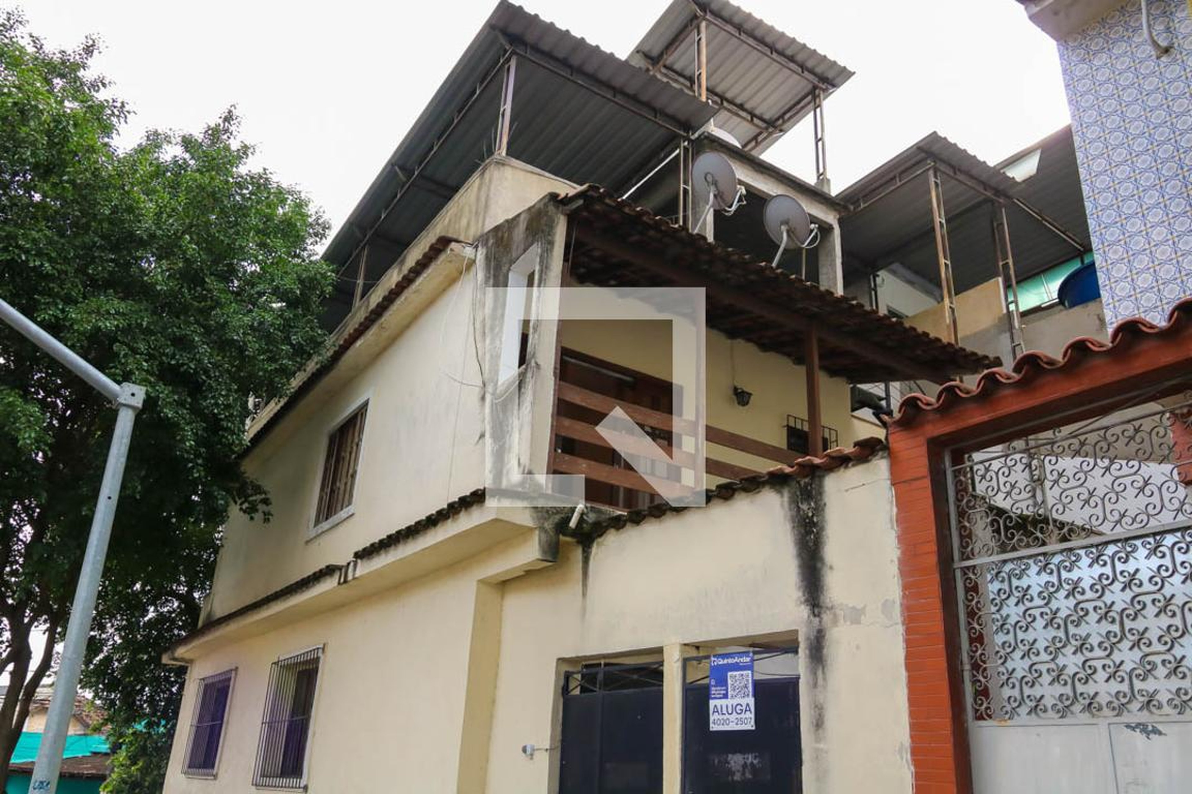 Fachada Condomínio em Rua Angelina, 192