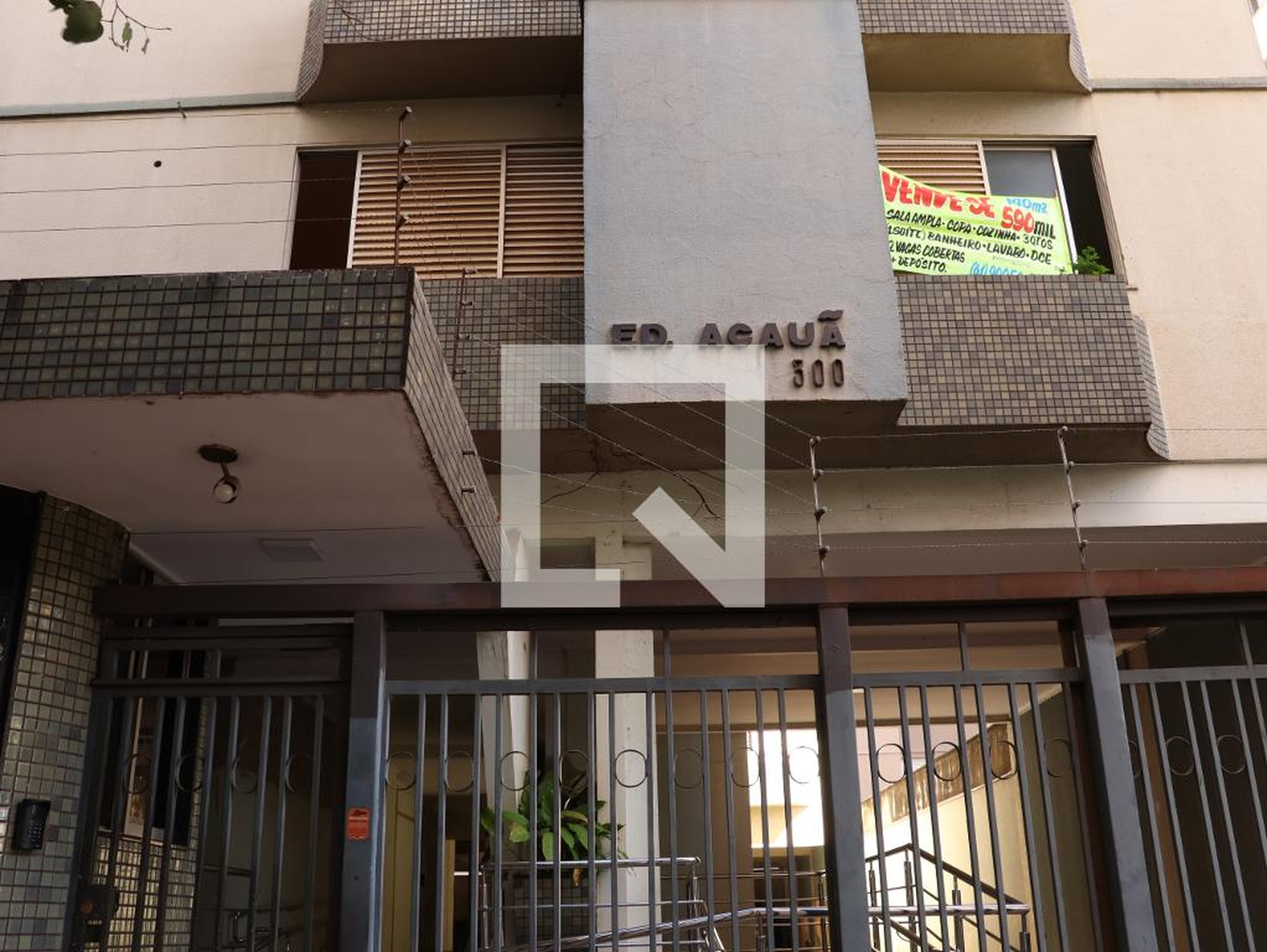 Fachada Condomínio em Rua 54, 300