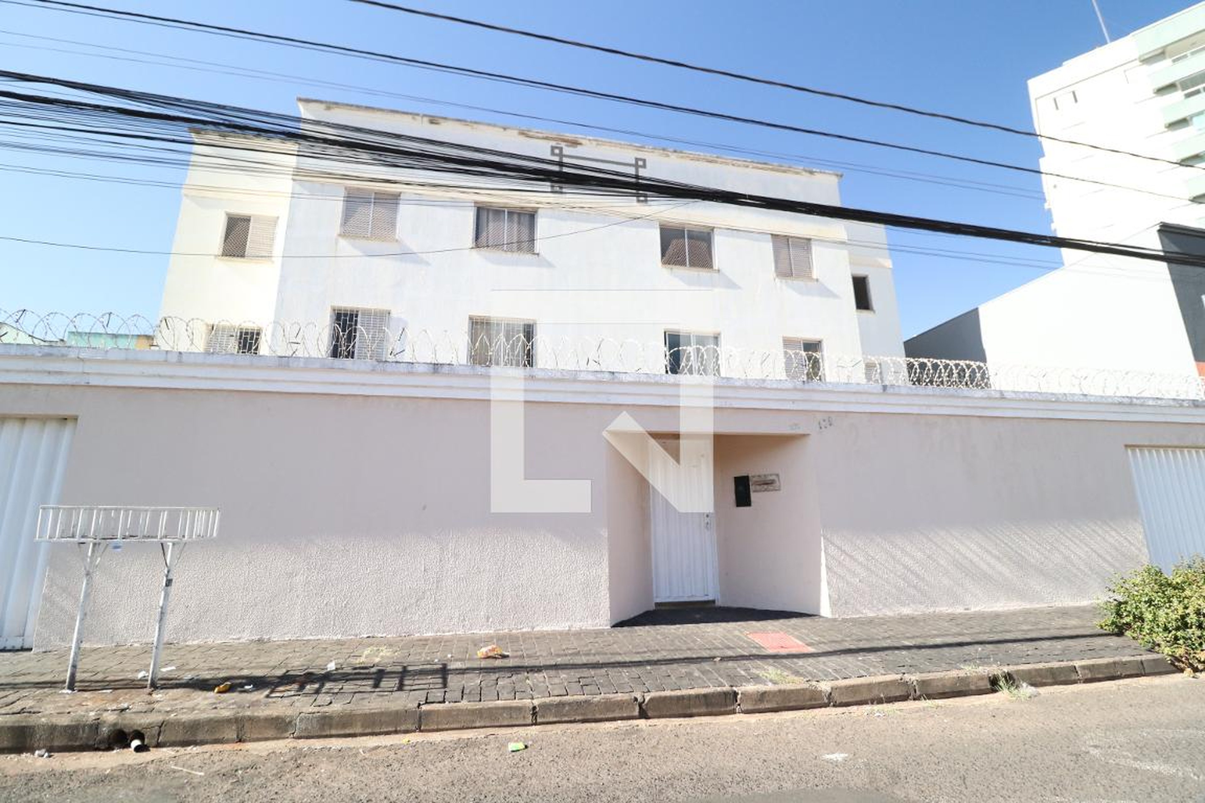 Fachada Condomínio em Rua Santa Edwiges, 191