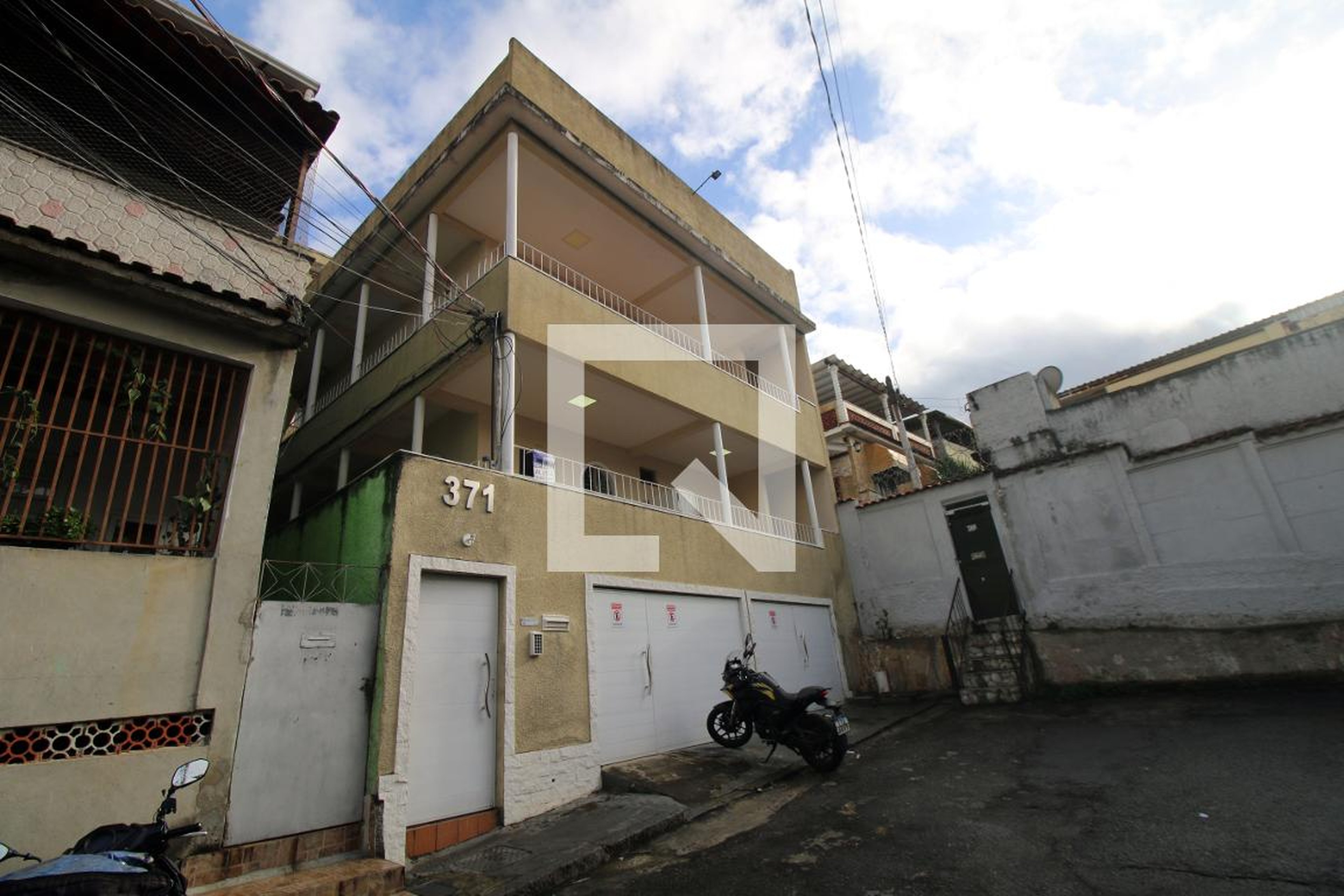 Fachada do Prédio Condomínio em Rua Iracema, 371