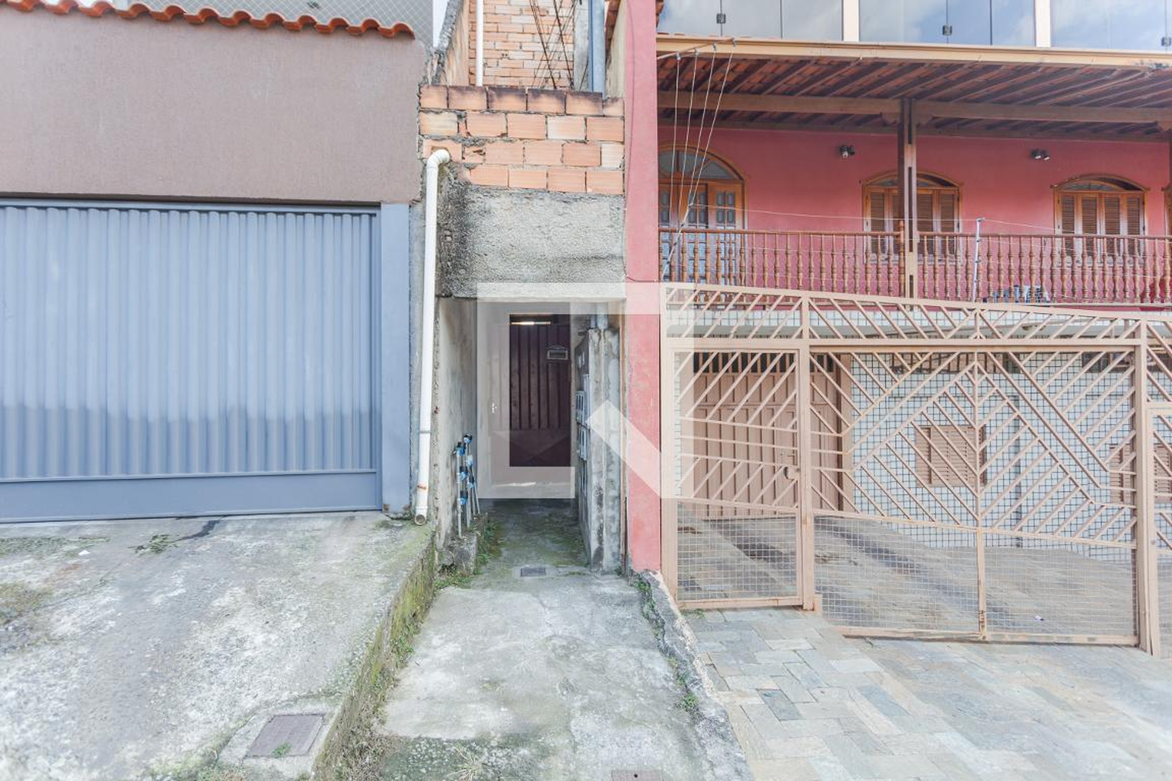 Fachada Condomínio em Rua Oswaldo Lino de Freitas, 28