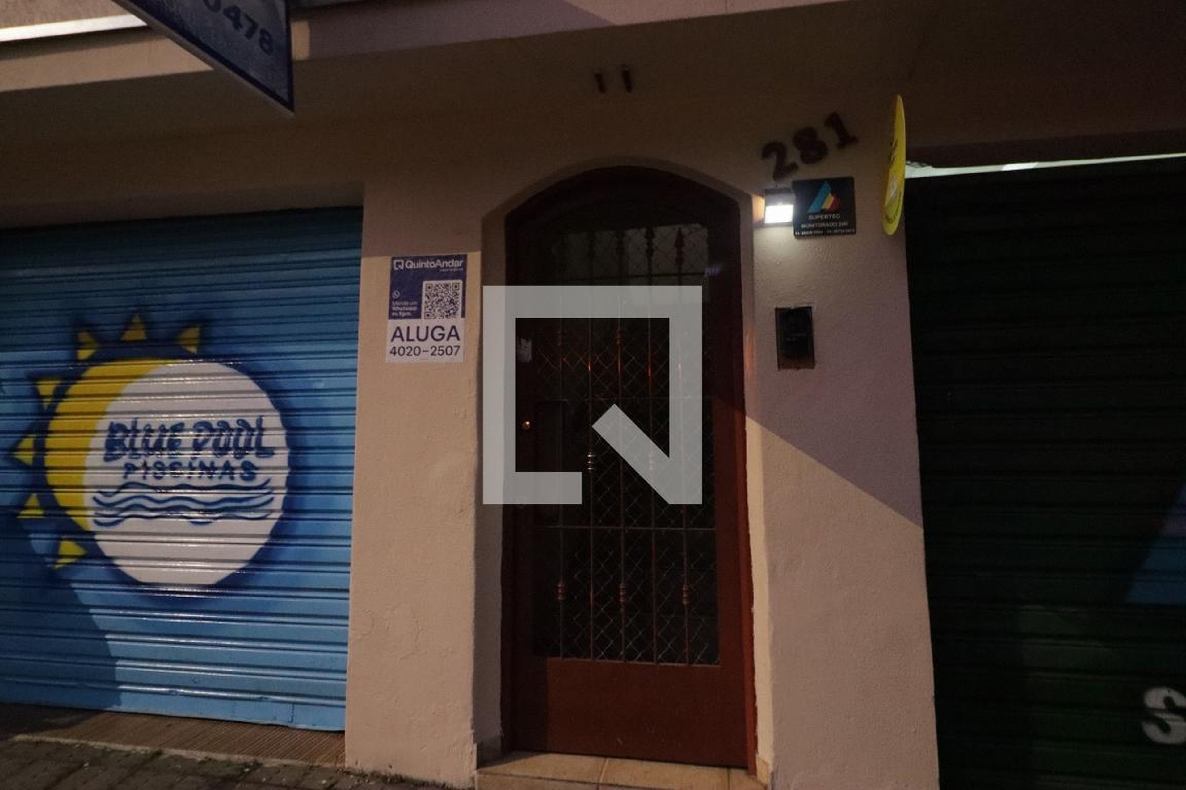 Fachada Condomínio em Rua Atílio Delanina, 281
