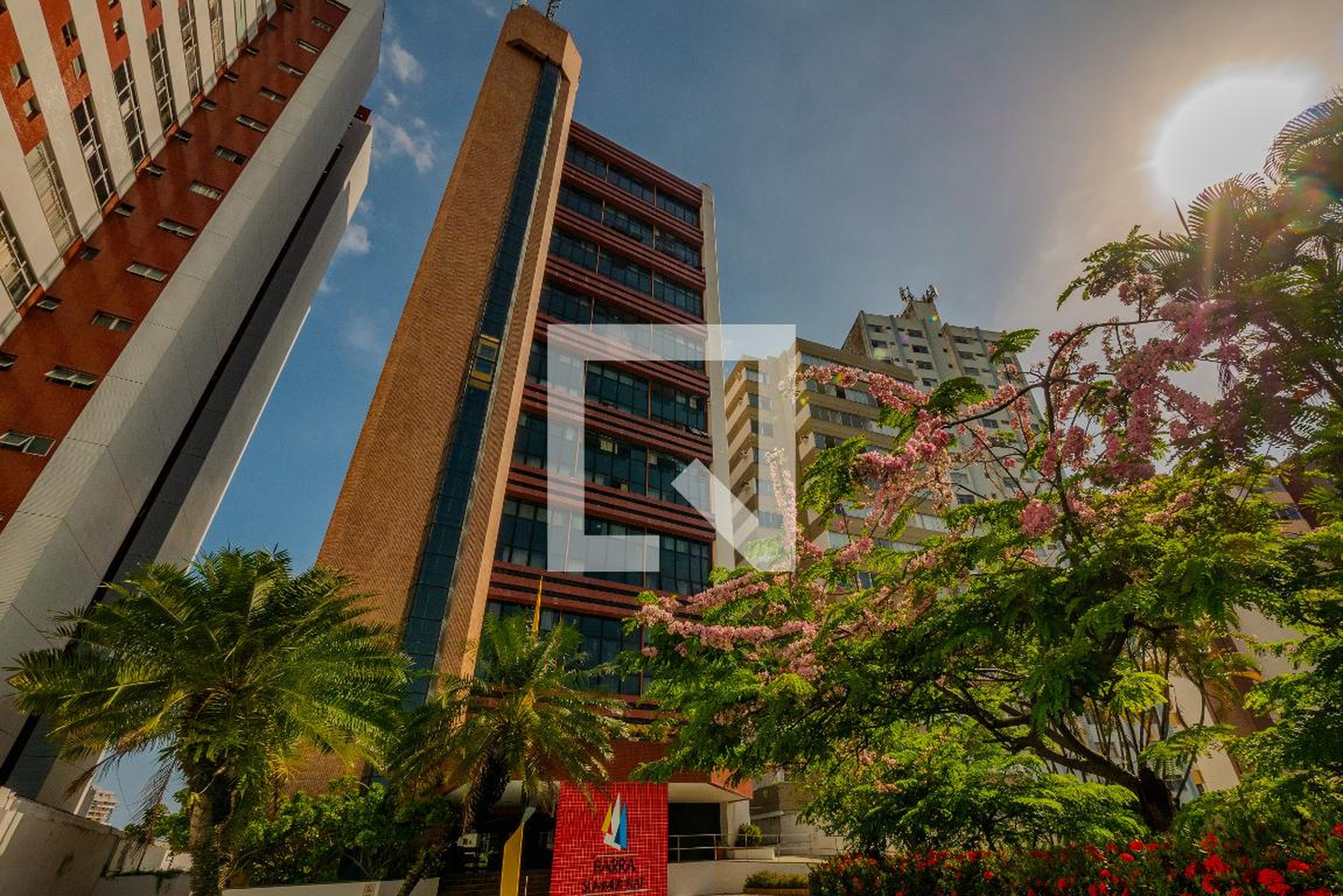 fachada Edifício Barra Summer Flat