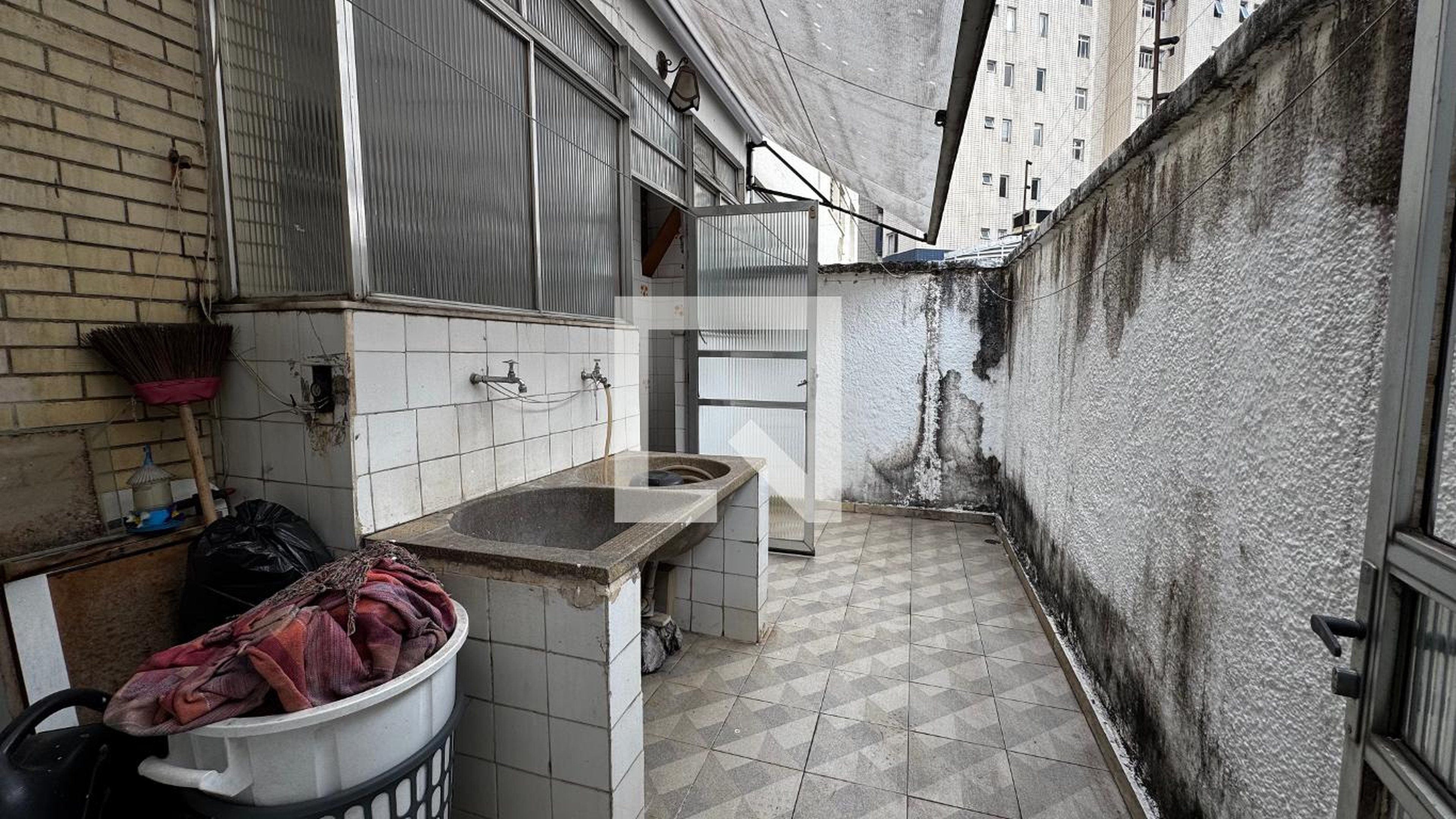Área externa Condomínio em Rua Guaicuí, 103