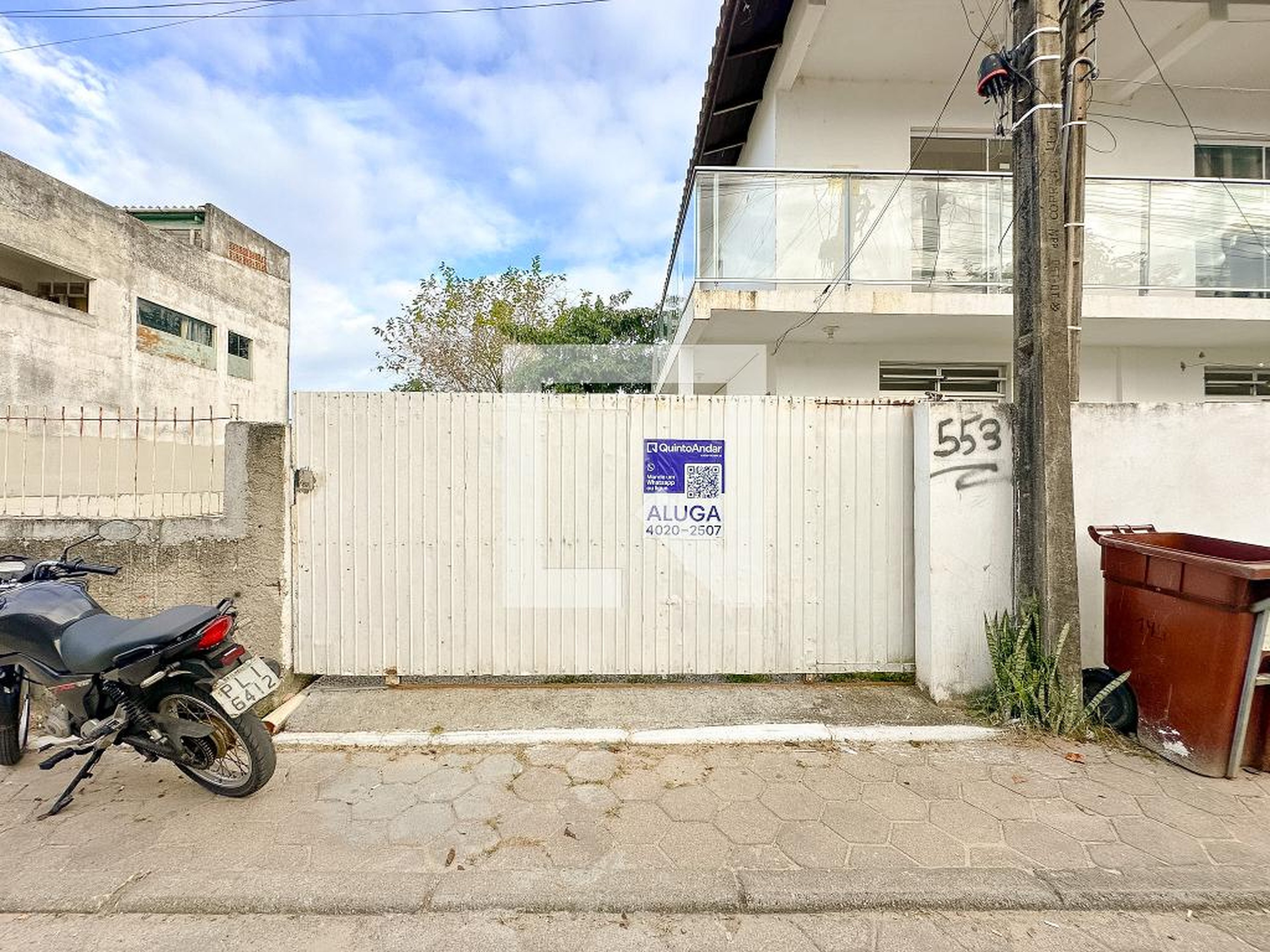 Fachada Condomínio em Servidão Beira Rio, 553
