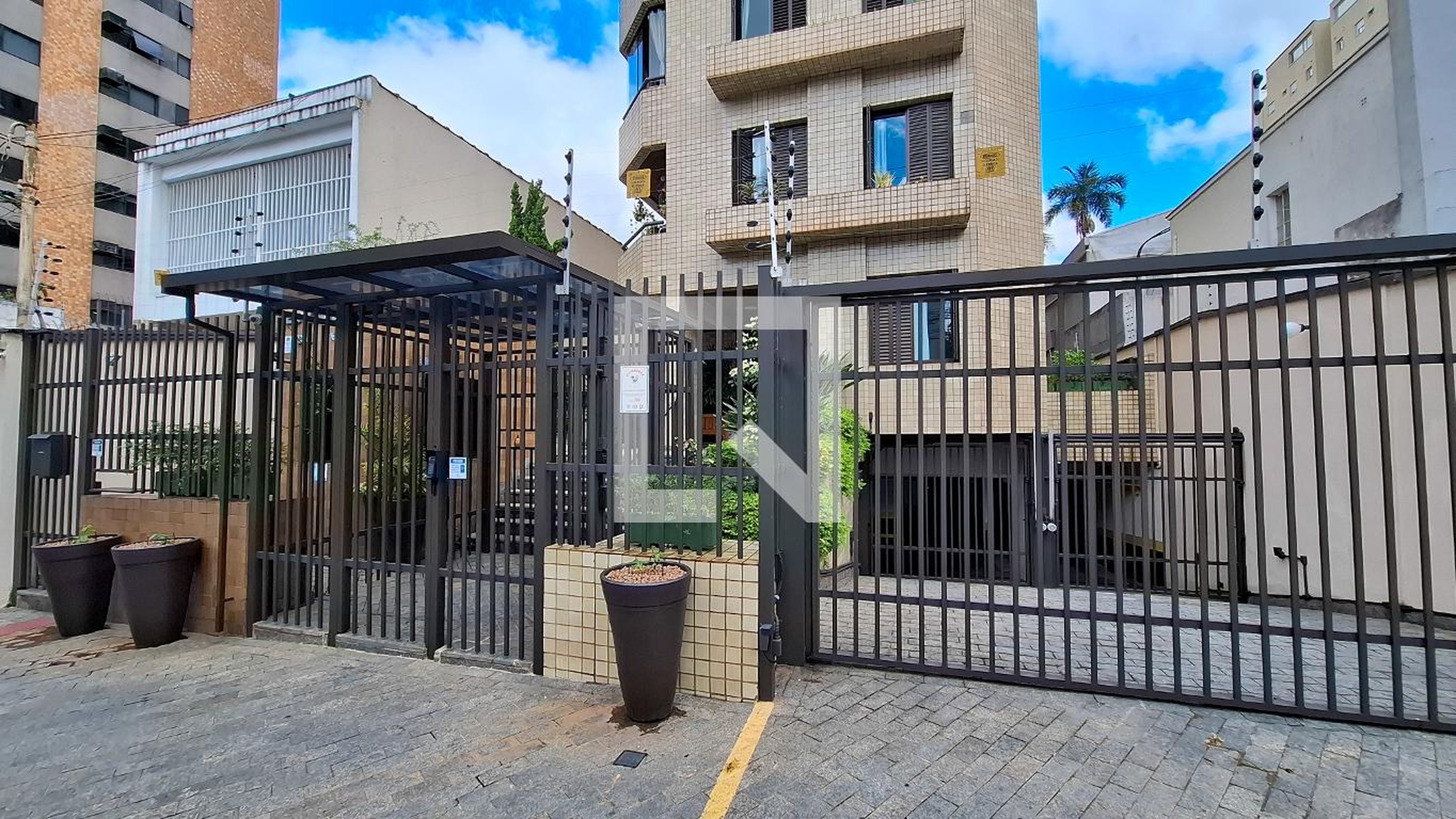 Fachada do Prédio Edifício Caiena
