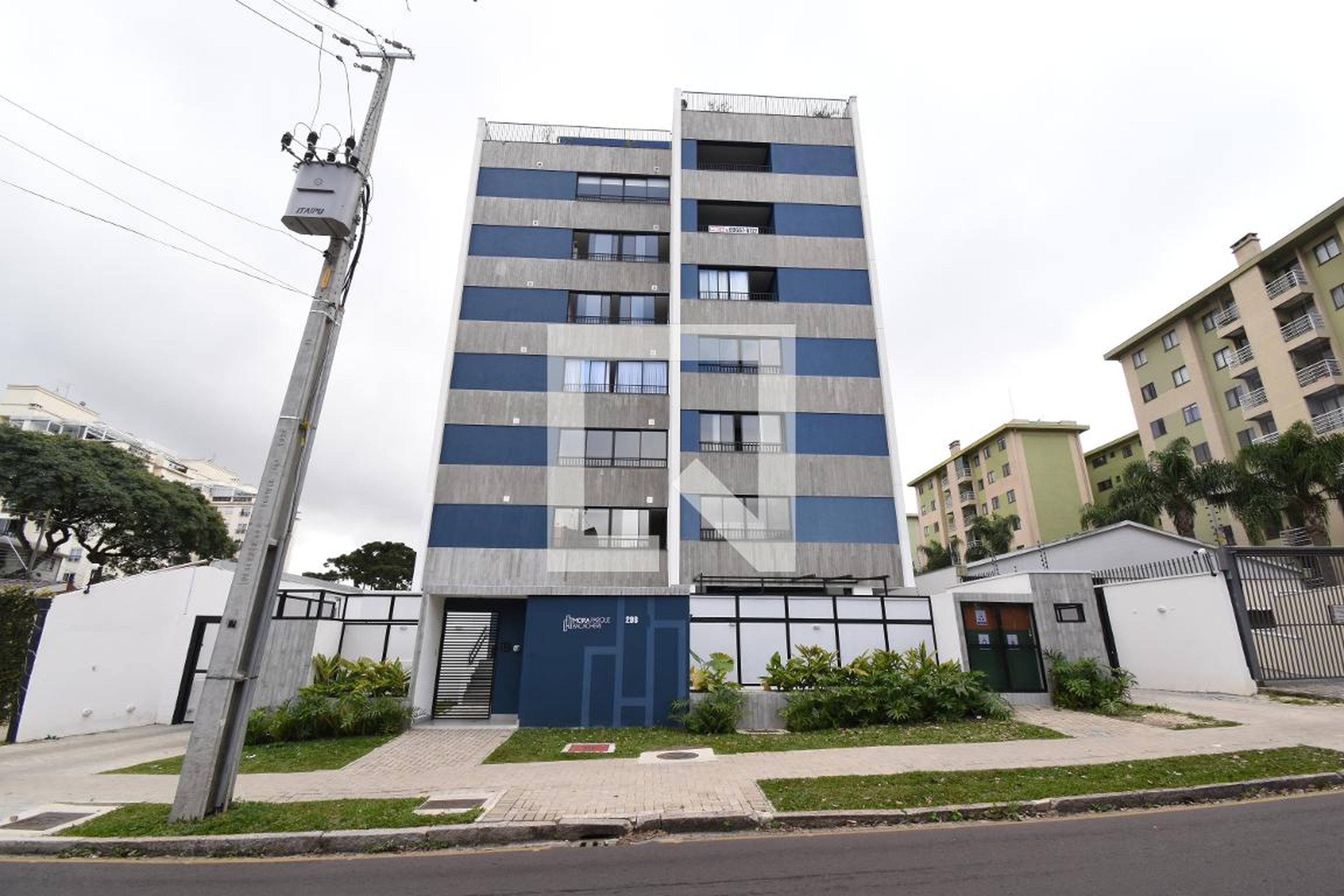 Fachada Condomínio em Rua Marechal Trompowski, 298