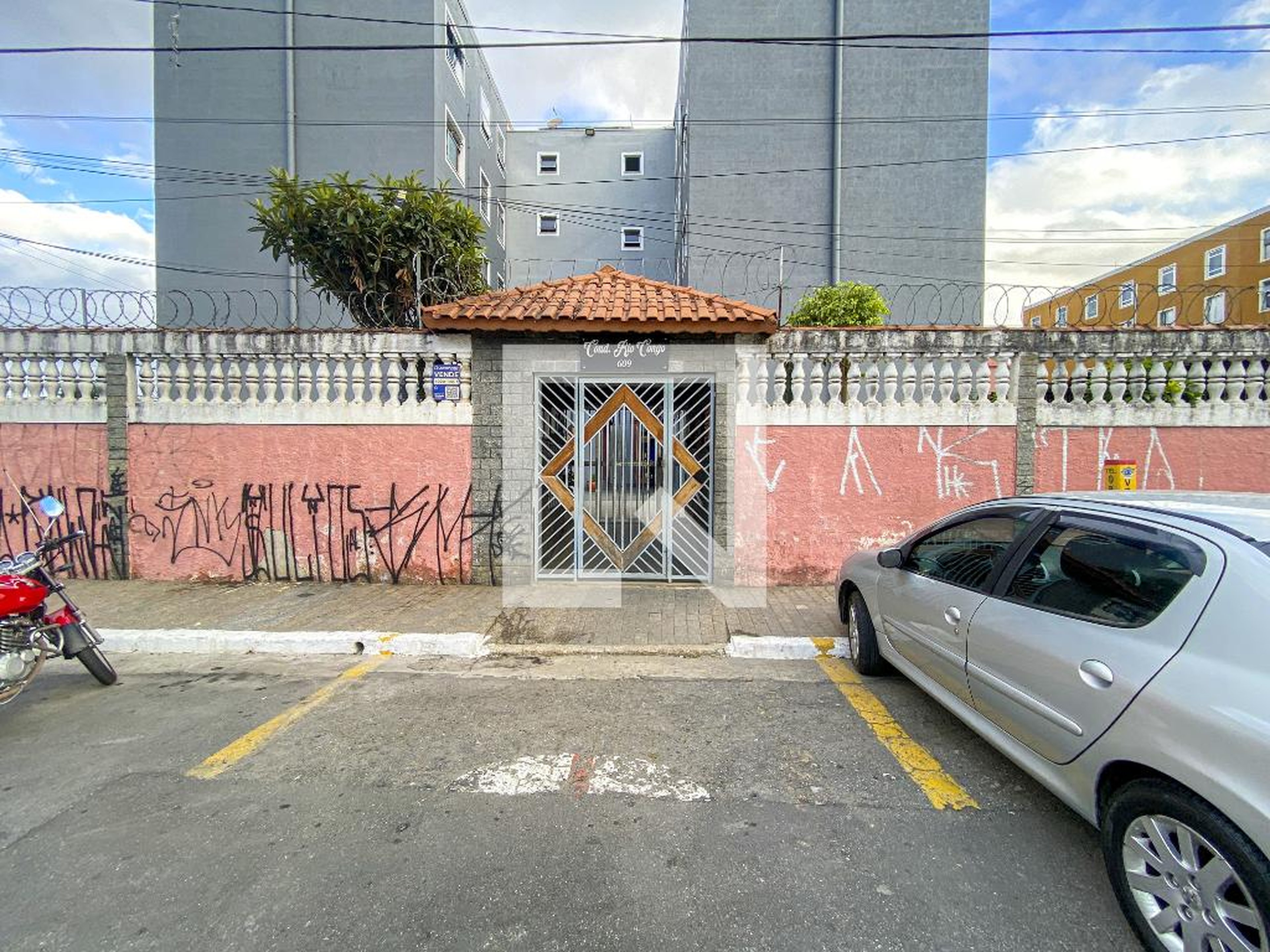 Fachada Condomínio em Avenida do Poeta, 609