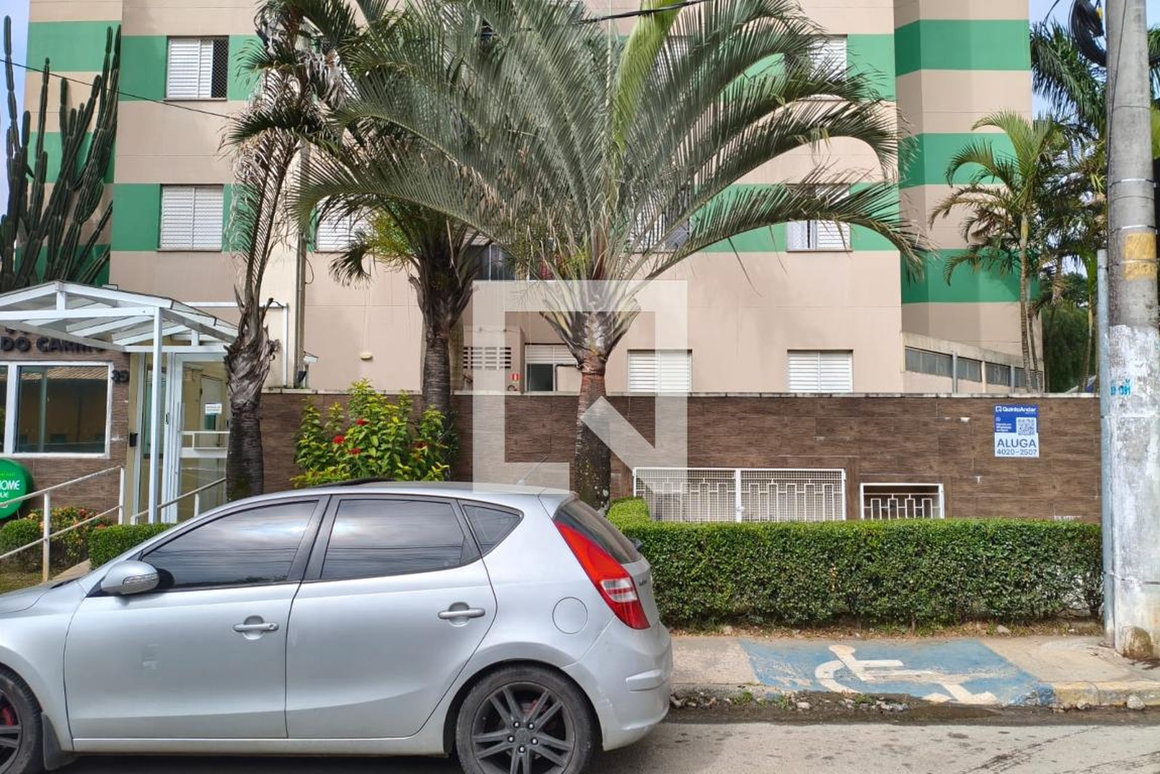 Fachada Condomínio em Rua Indaiá Grande, 35