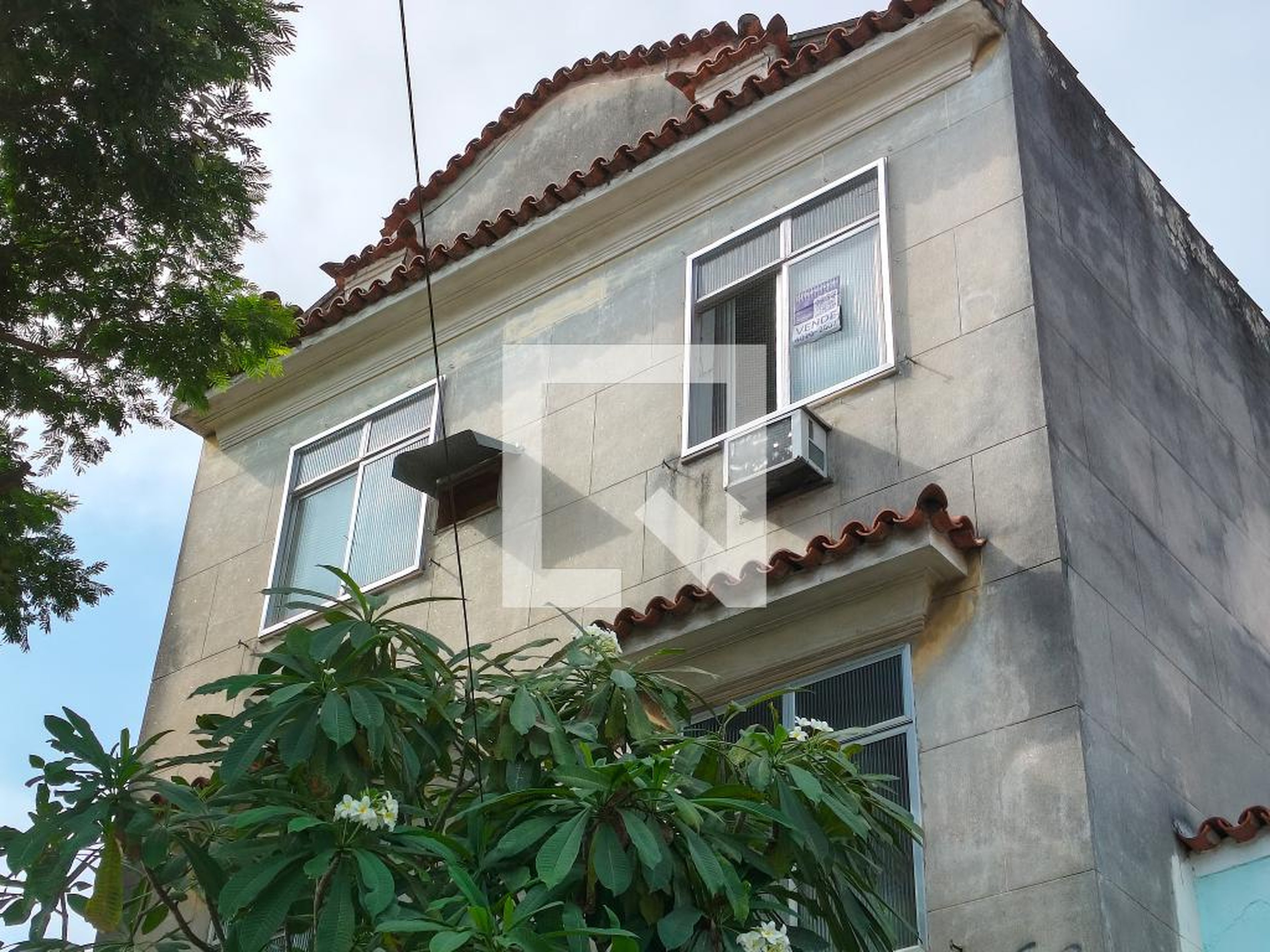 Fachada do Prédio Condomínio em Rua Taváres Ferreira, 20
