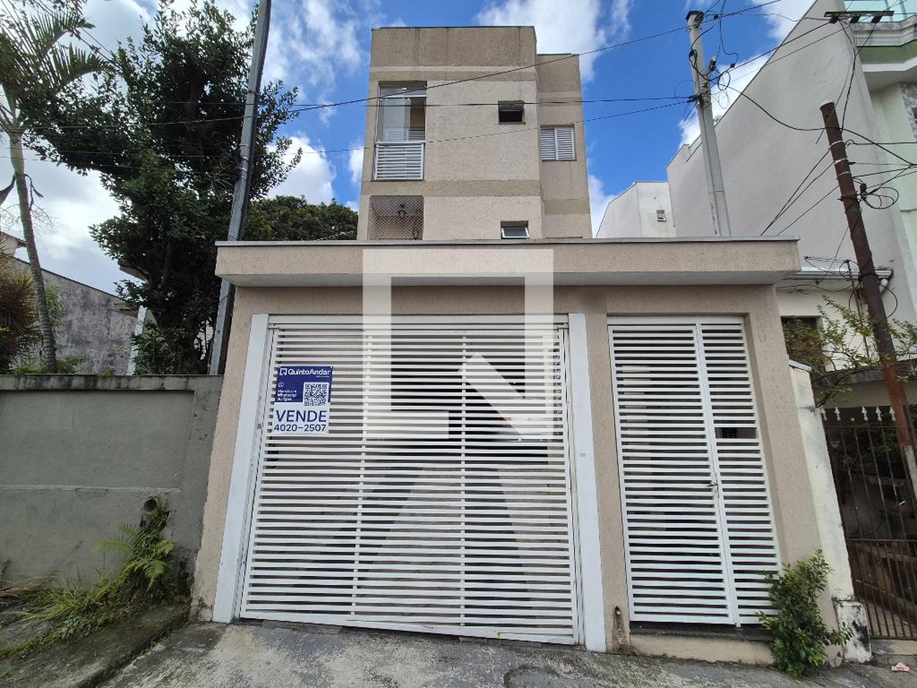 Fachada Condomínio em Rua Laureano, 98