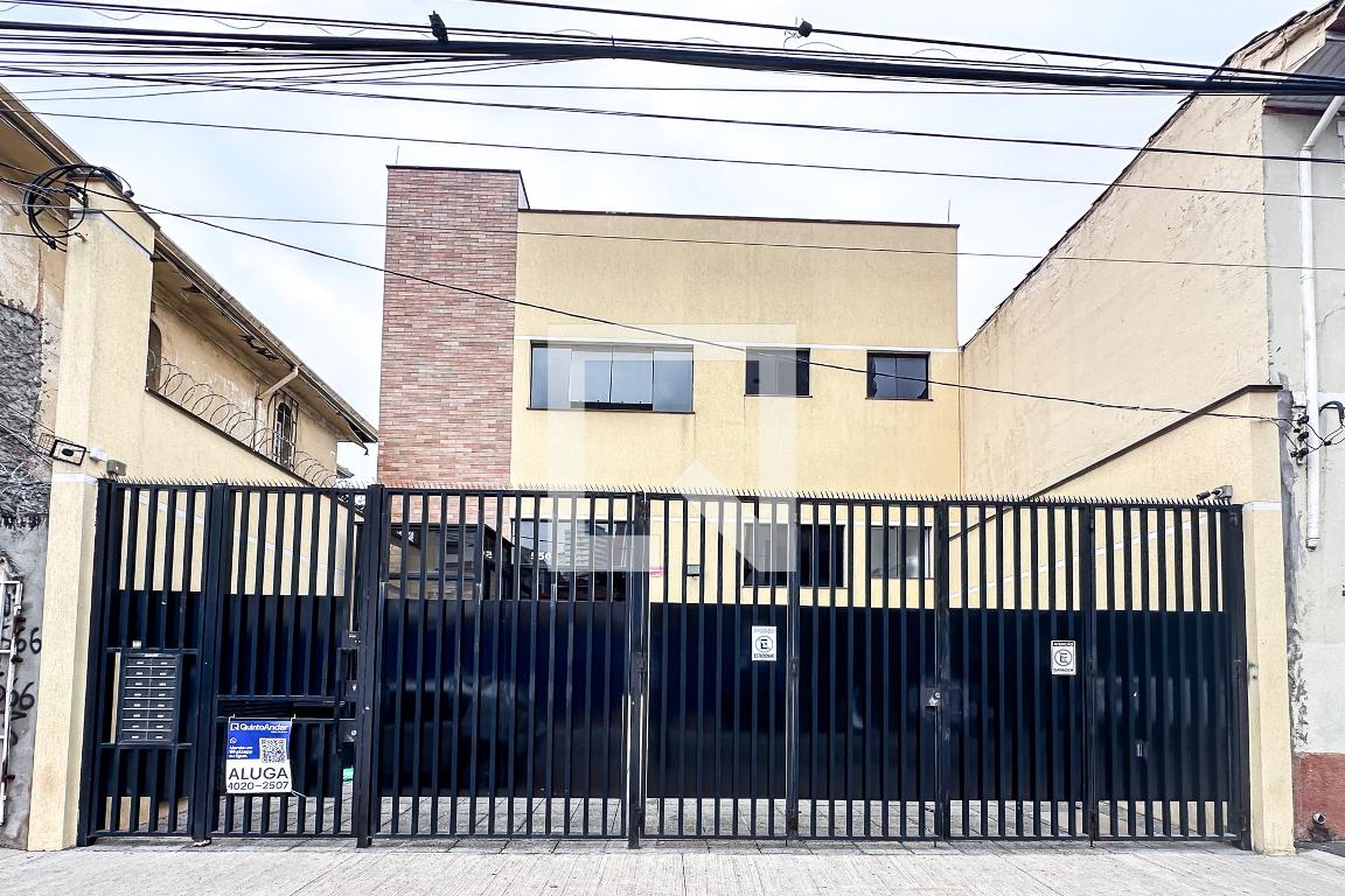 Fachada Condomínio em Rua Marechal Barbacena, 556