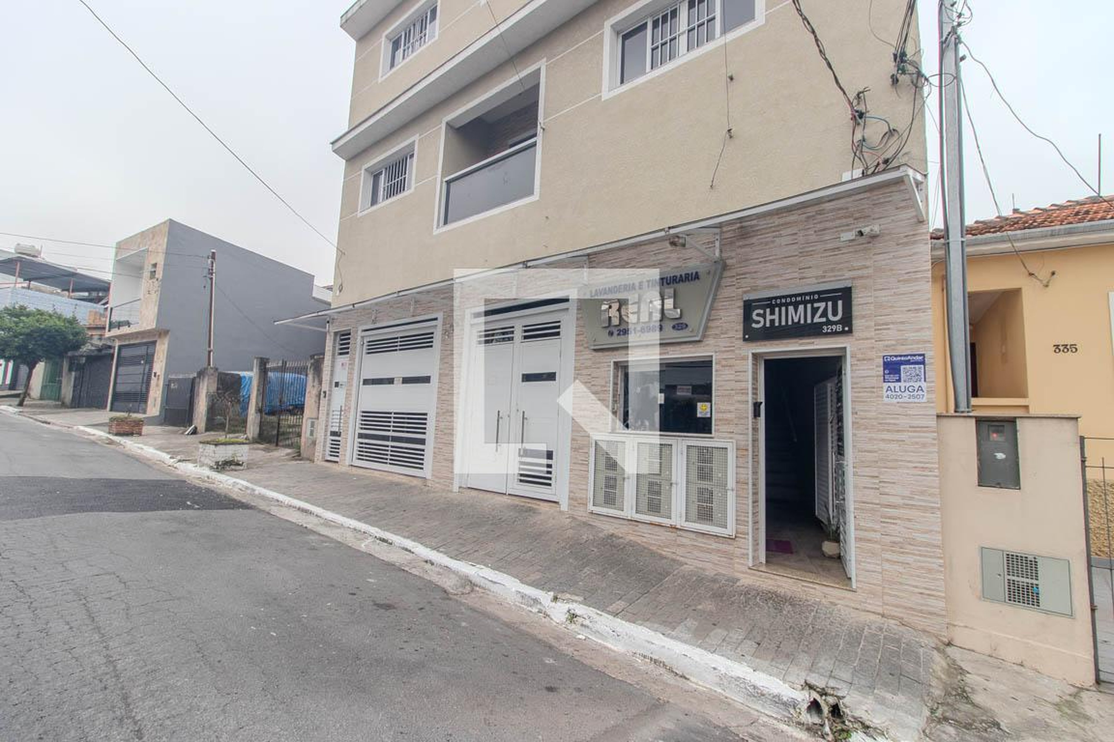 Fachada Condomínio em Rua Joaquim Rodrigues Costa, 329