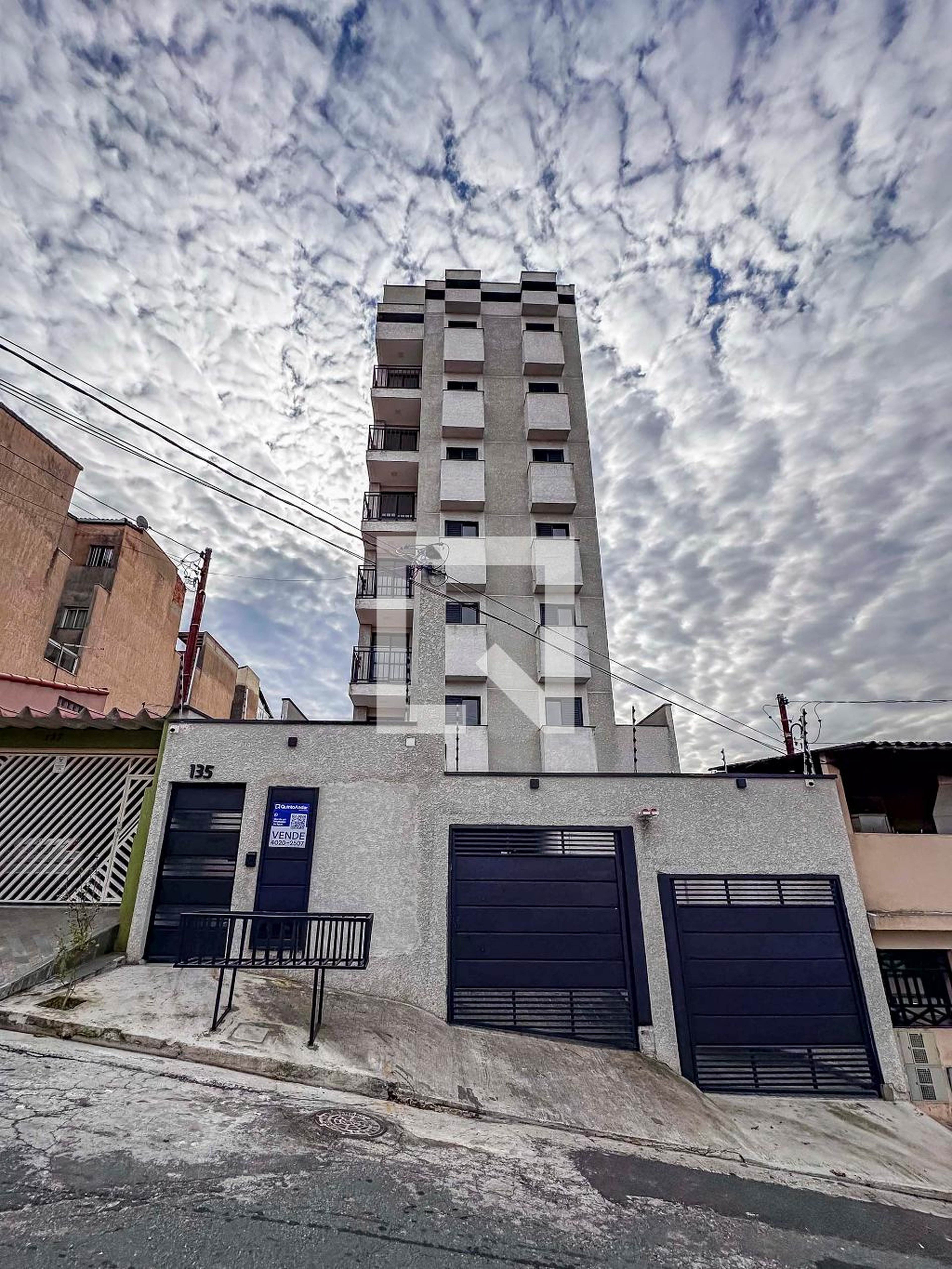 Fachada Condomínio em Rua Catende, 135