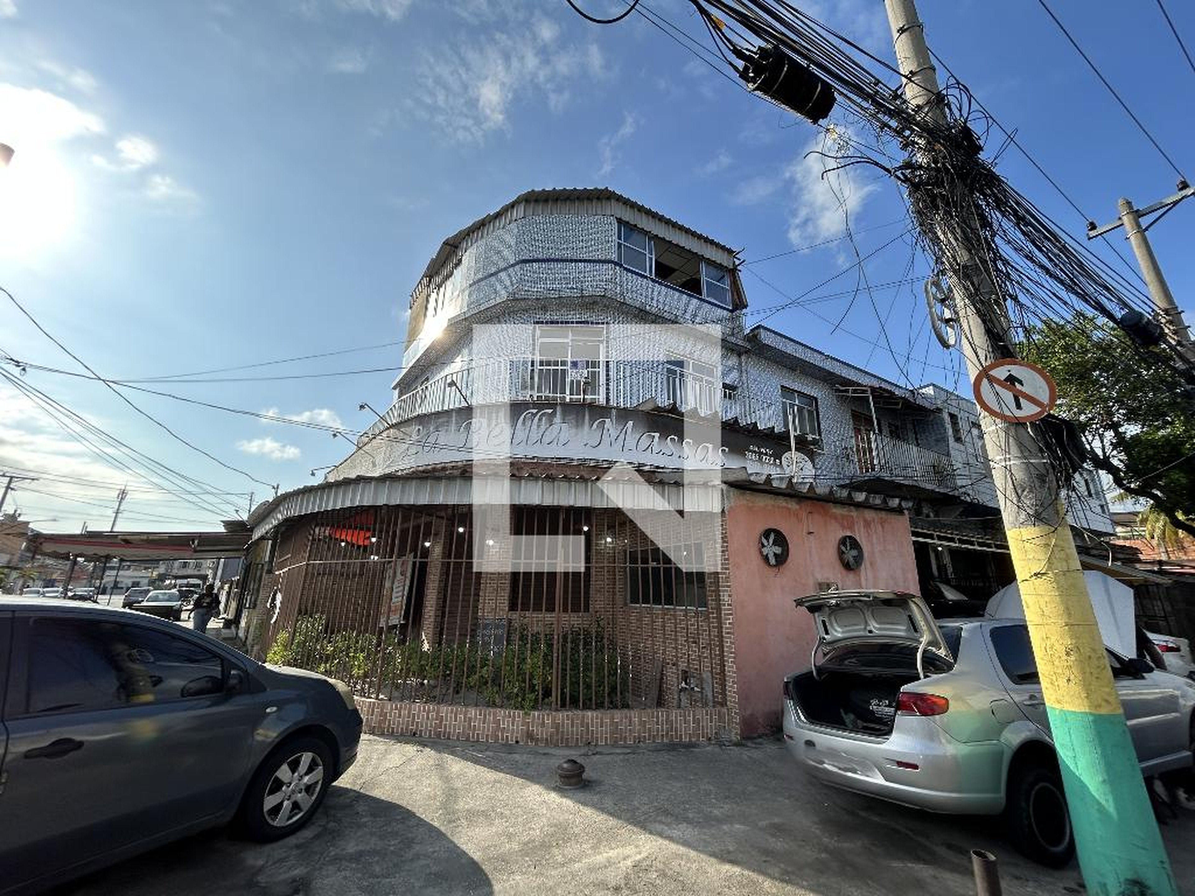 Fachada Condomínio em Rua dos Rubis, 328