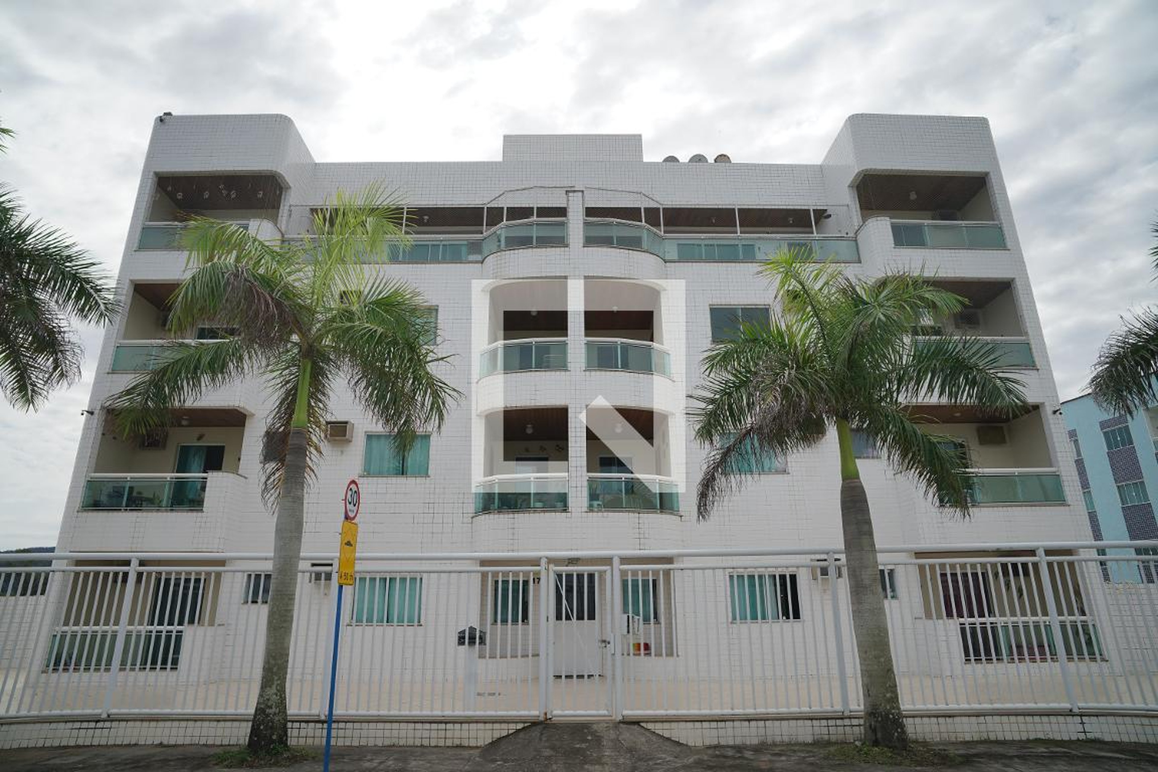Fachada Condomínio em Rua Carolino José do Nascimento, 173