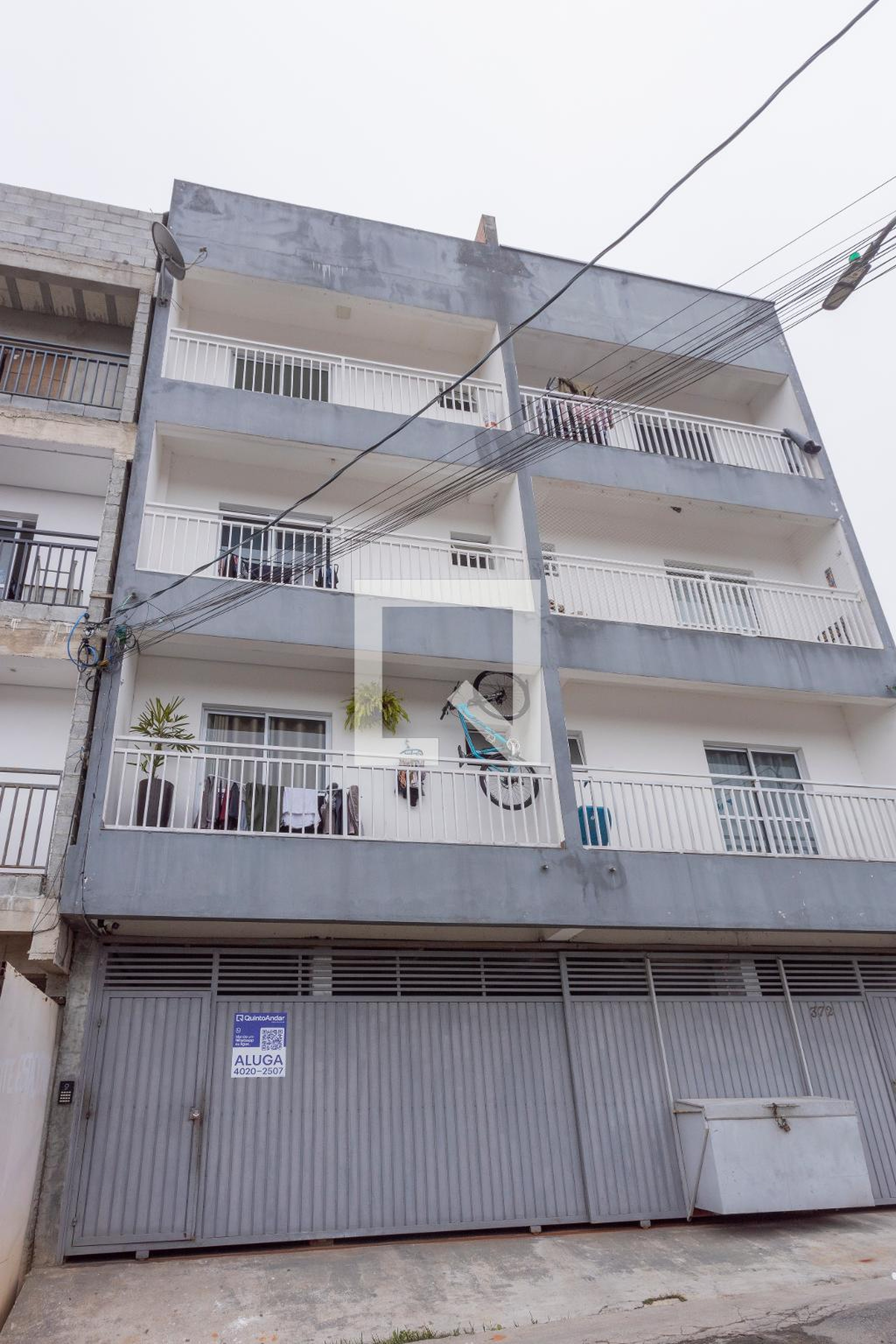 Fachada do Prédio Condomínio em Rua Luís Braz, 372