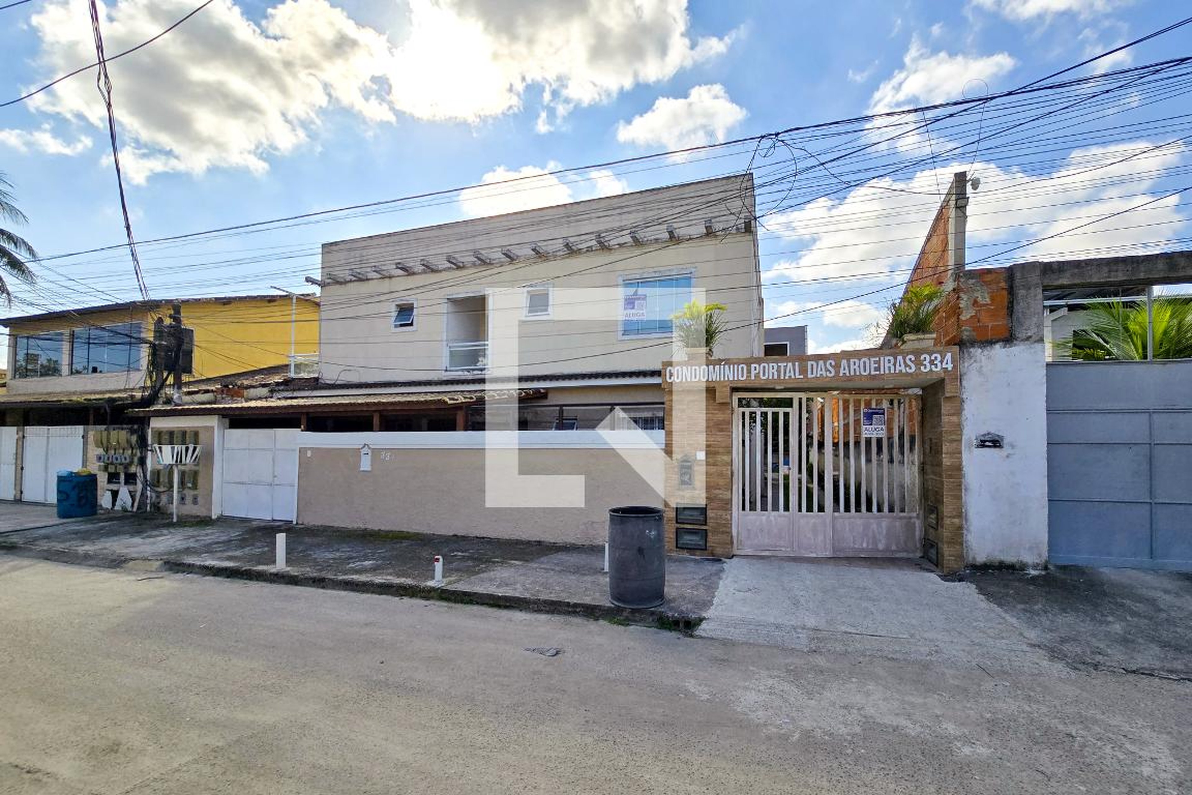 Fachada do condomínio Condomínio Portal das Aroeiras