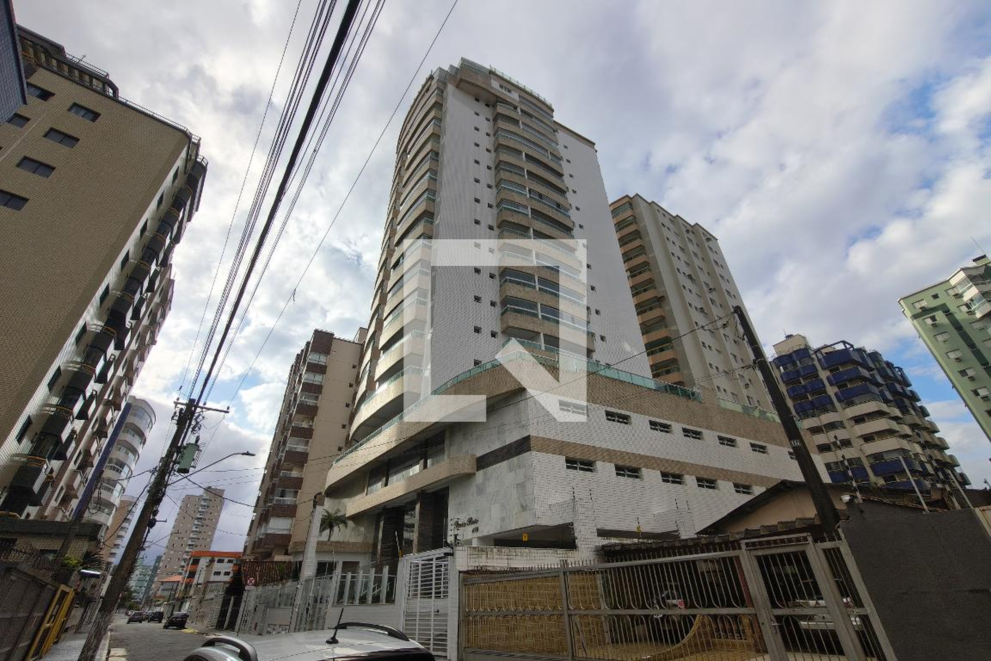 Fachada Condomínio Praia Reis