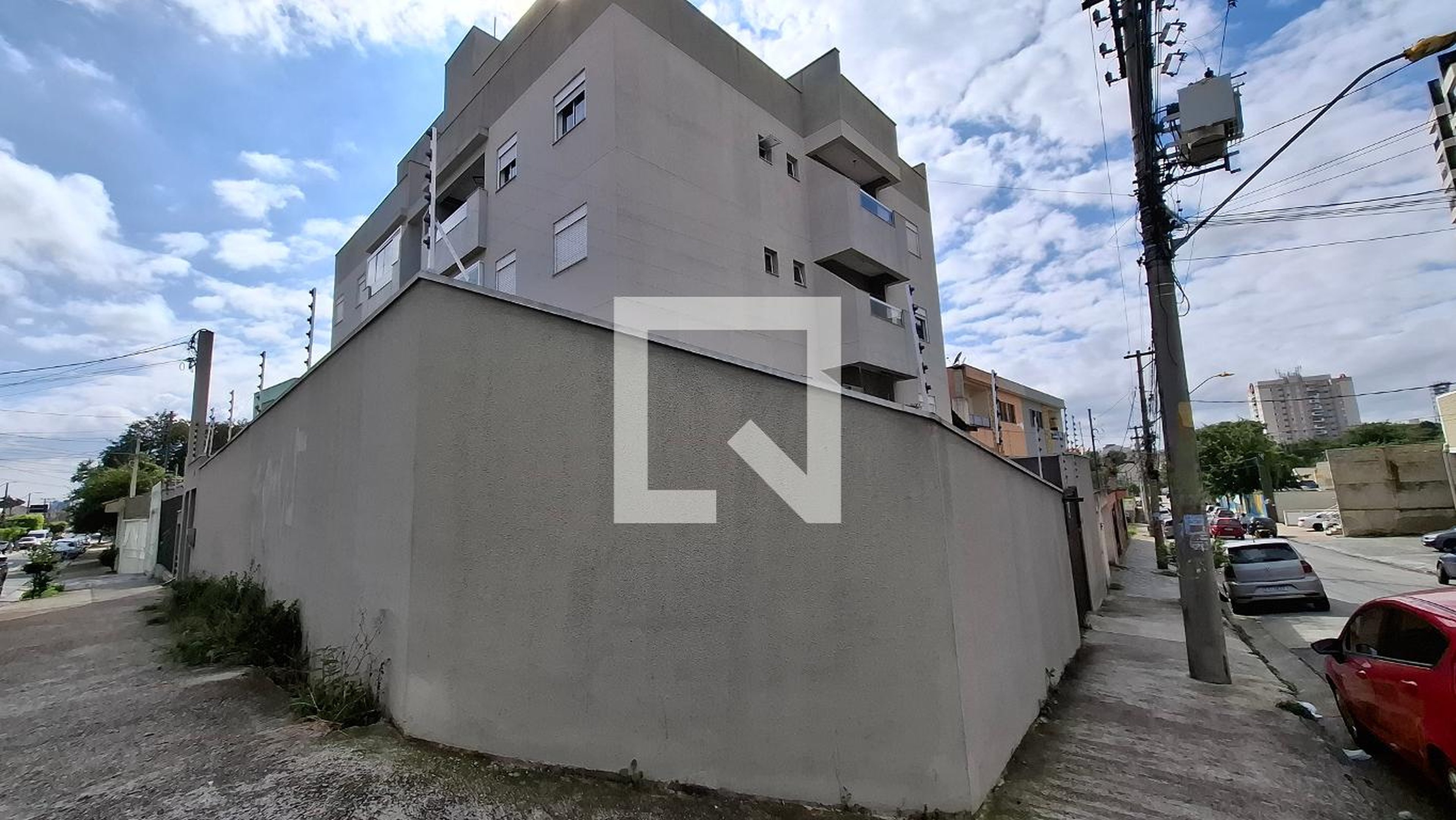 Fachada Condomínio em Rua Gil Vicente, 97
