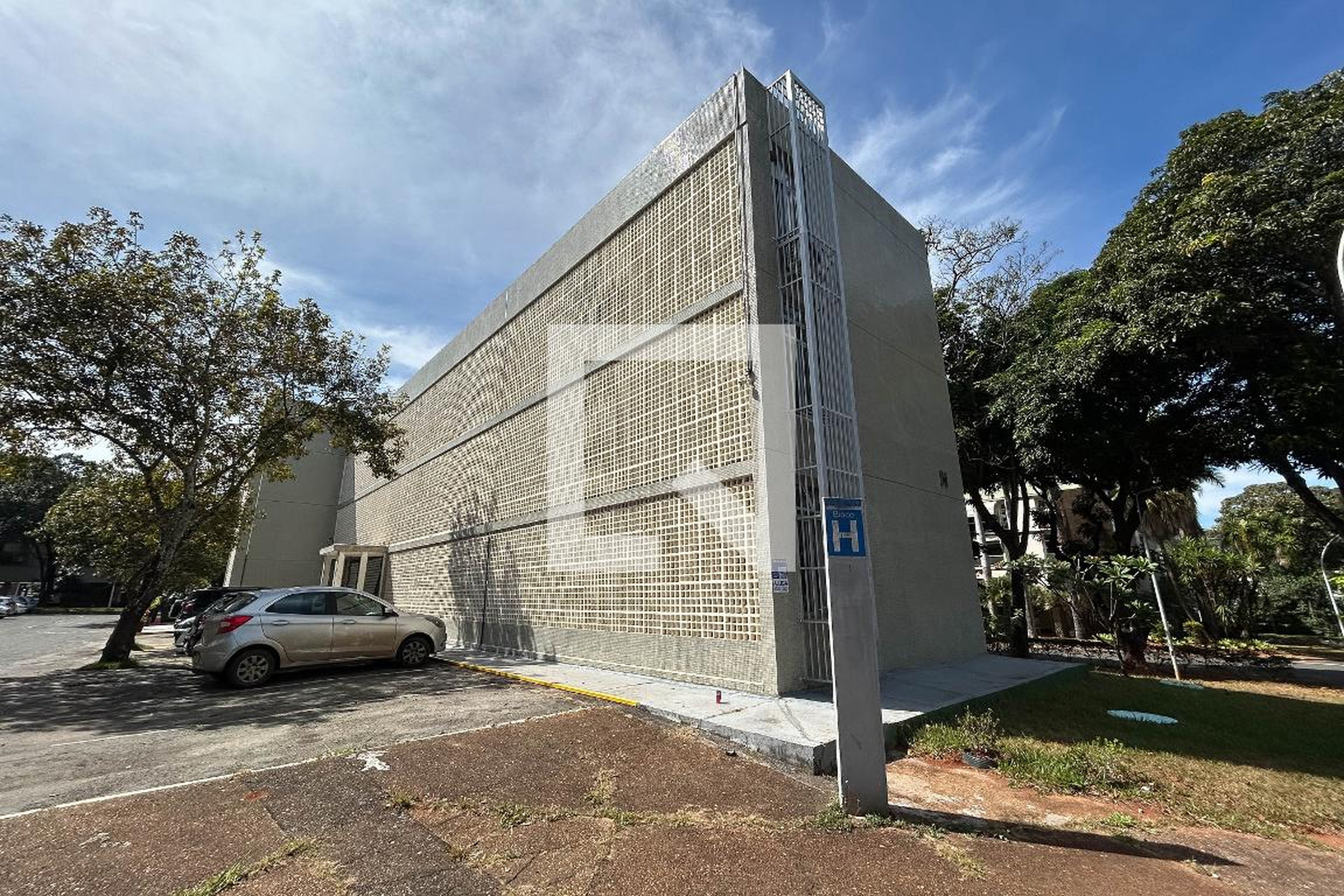 Fachada Condomínio em SHCS SQS 408 BL H, s/n