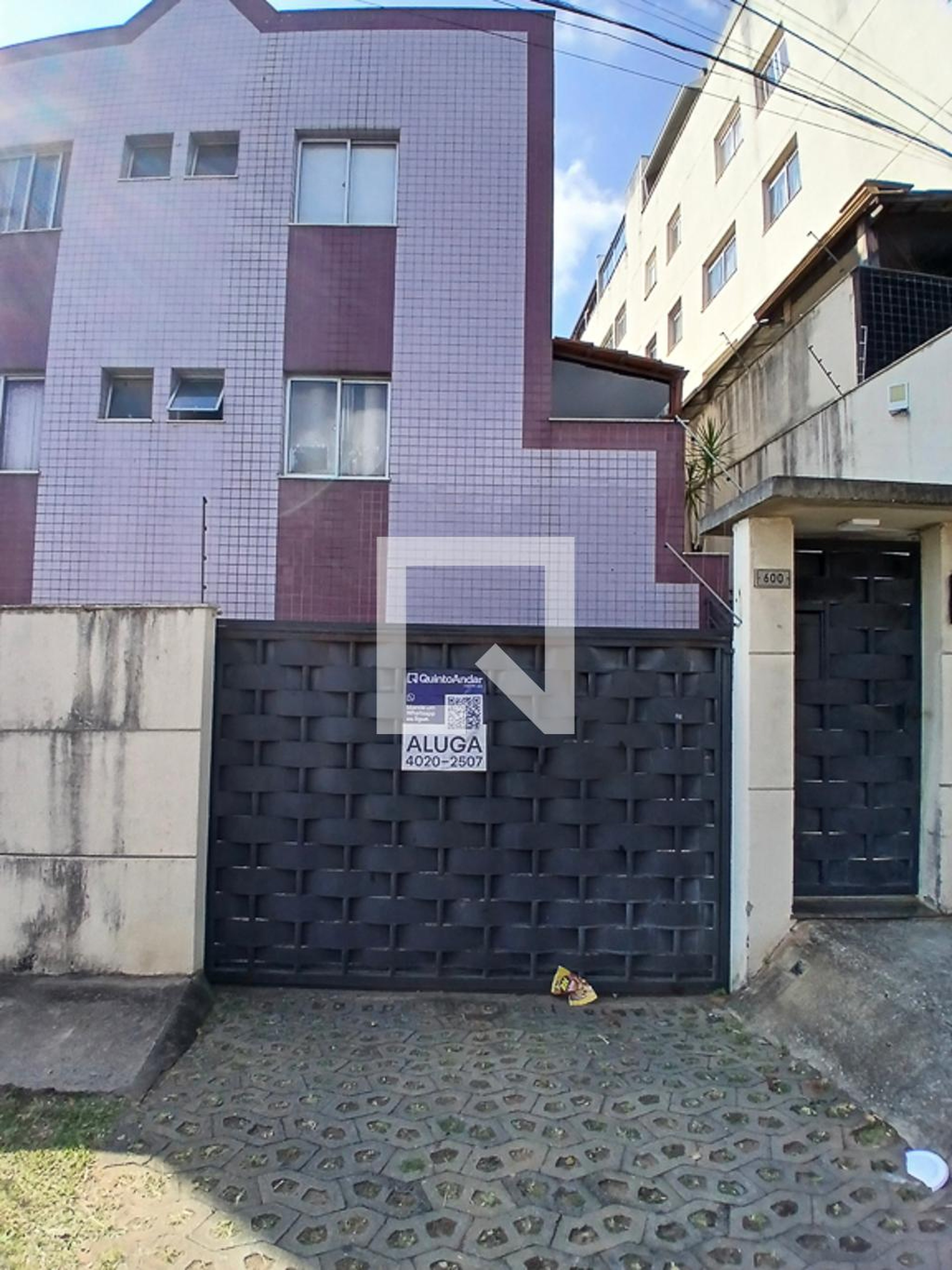 Fachada Condomínio em Rua Wiver Hernandes da Silva, 600