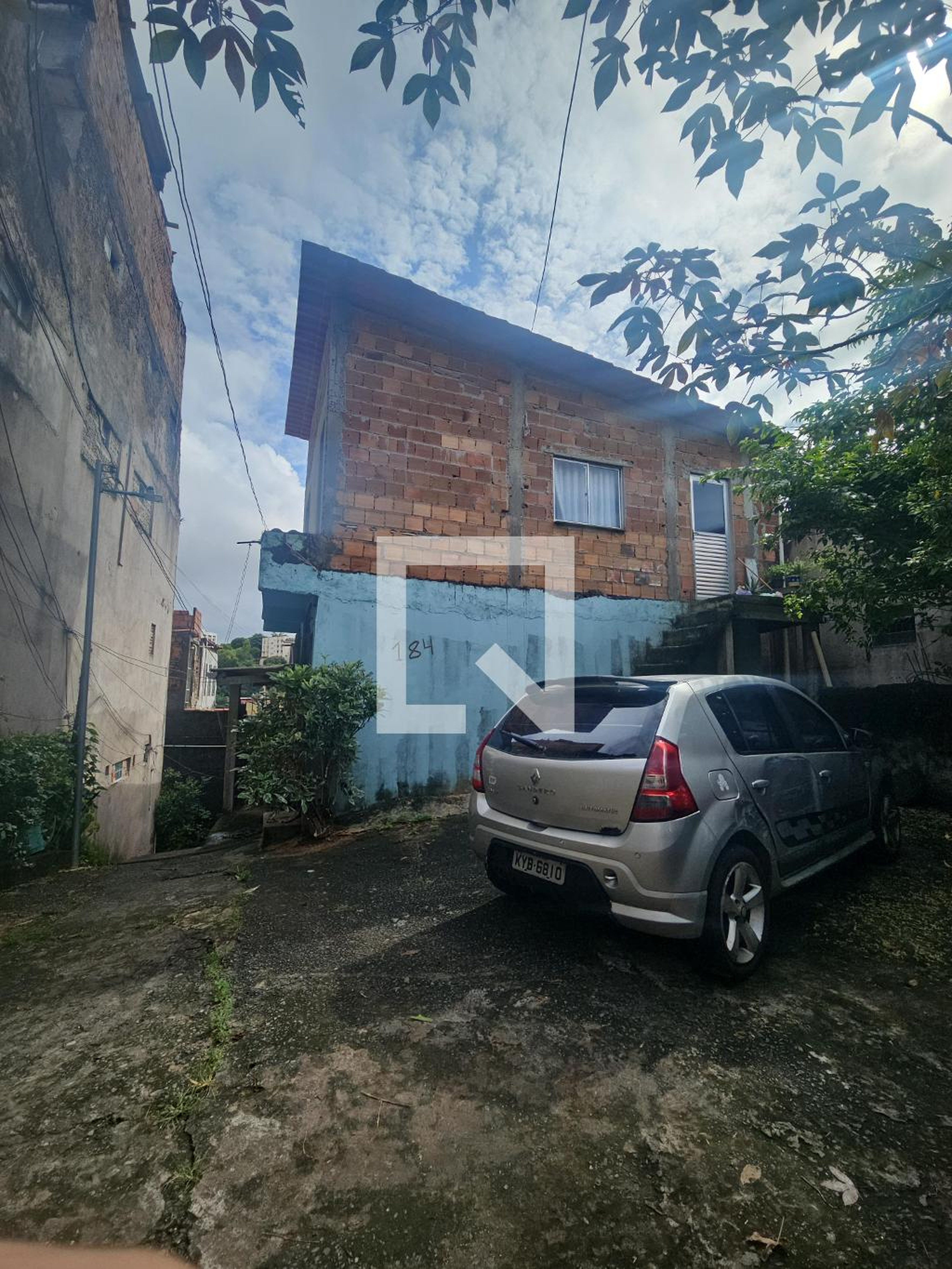Fachada Condomínio em Rua Luiz Anselmo, 184