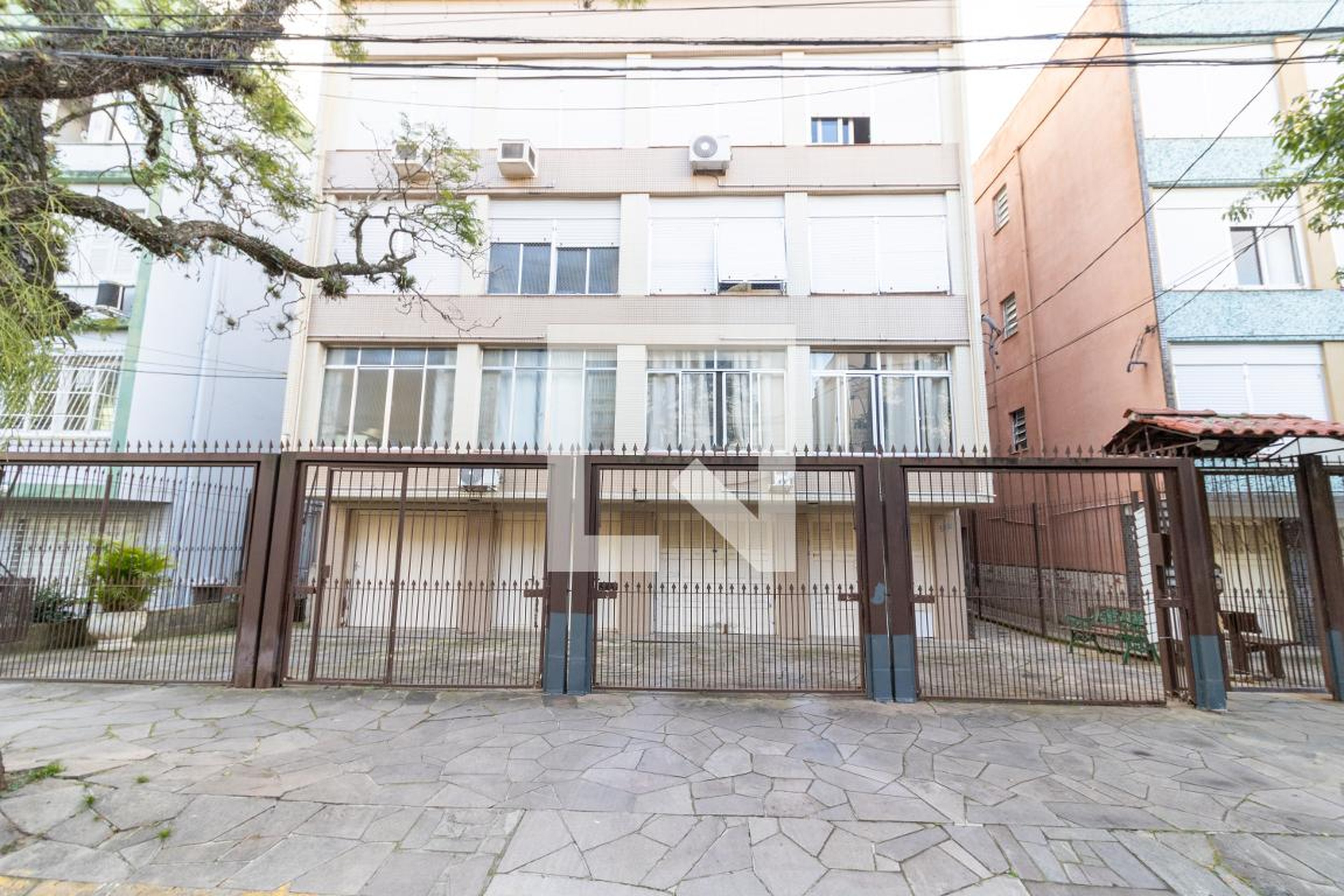 Fachada Condomínio em Rua Doutora Rita Lobato, 150
