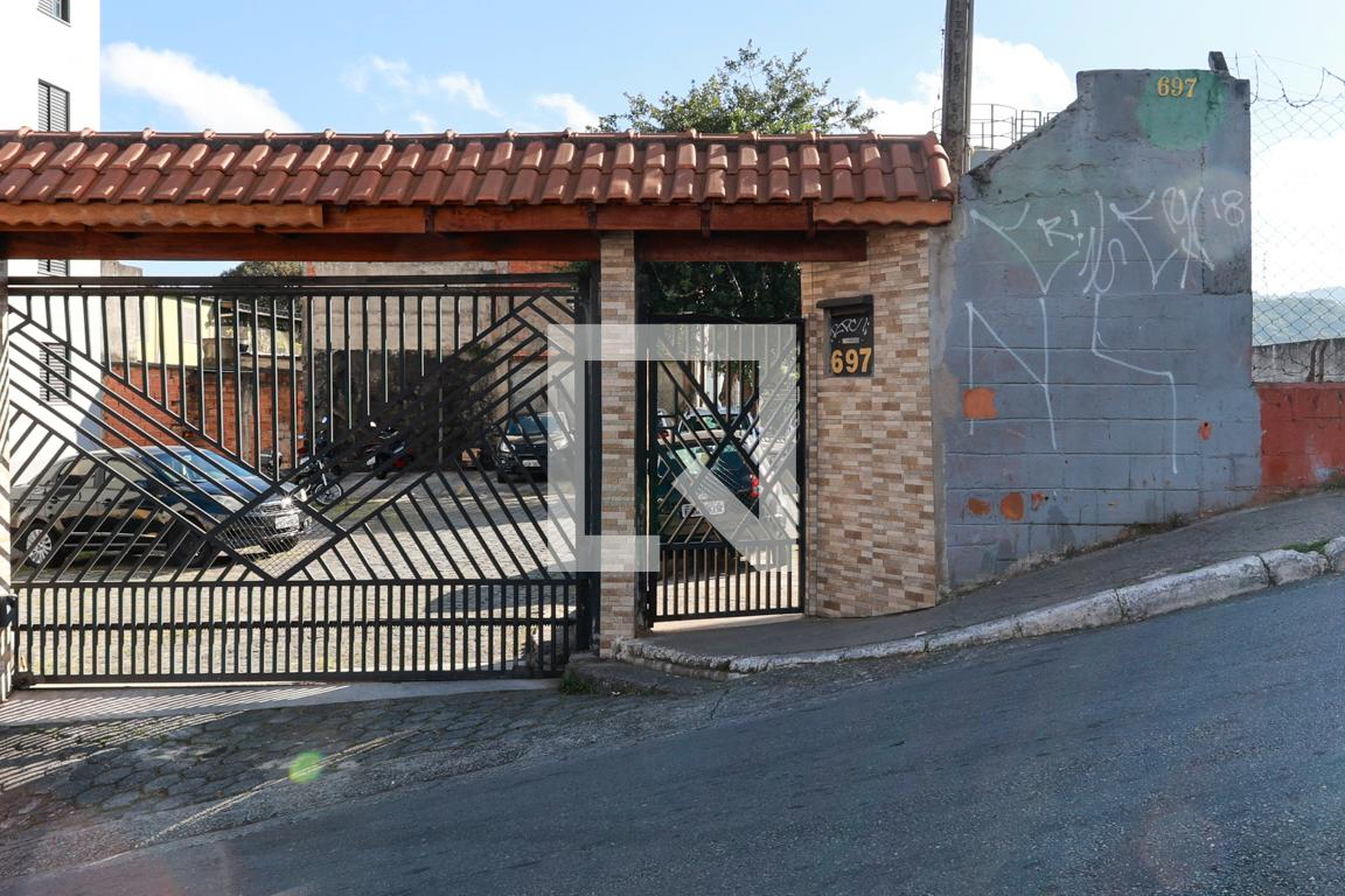 Fachada do condomínio Condomínio França e Horta