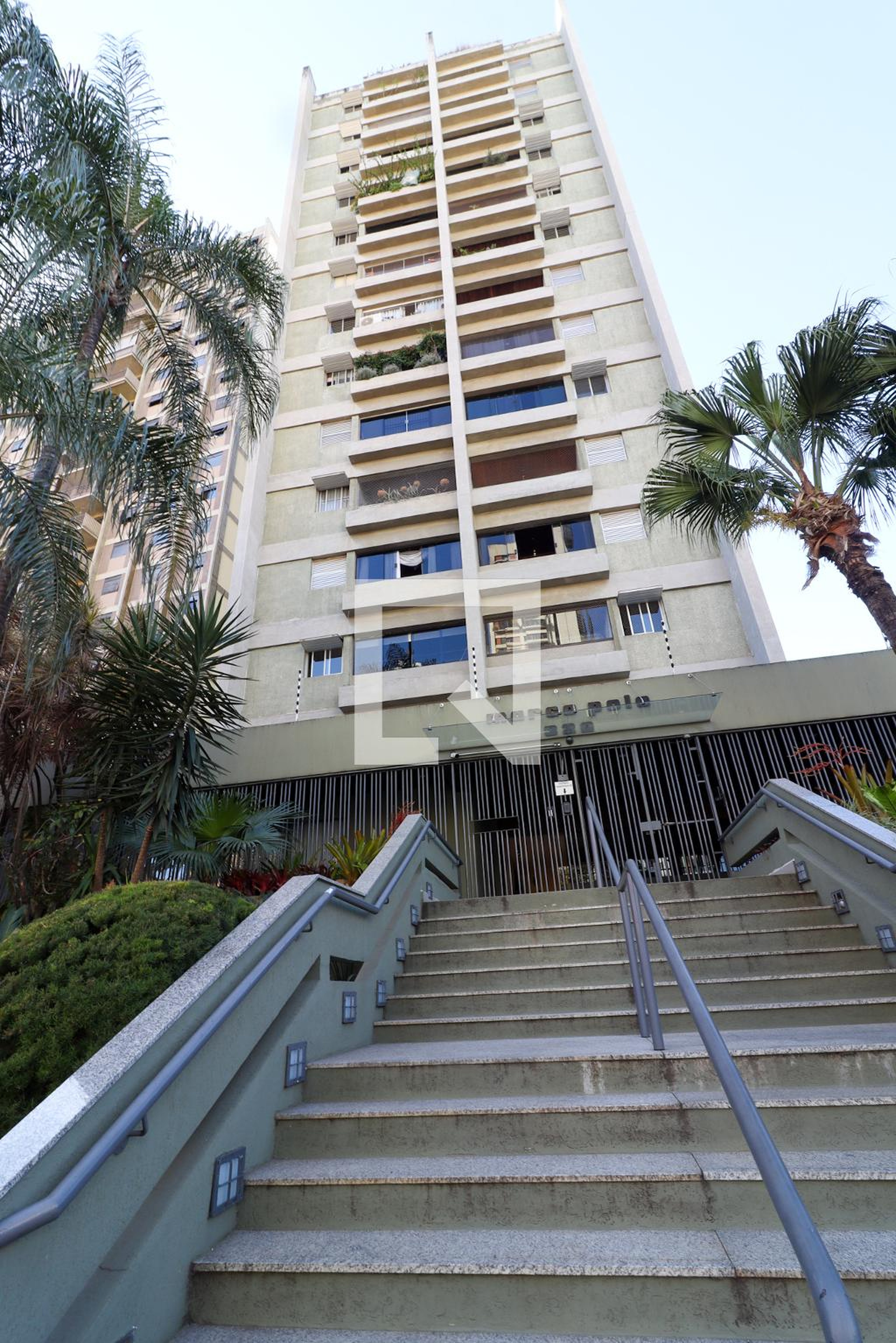 Fachada Condomínio em Rua Coronel Quirino, 320