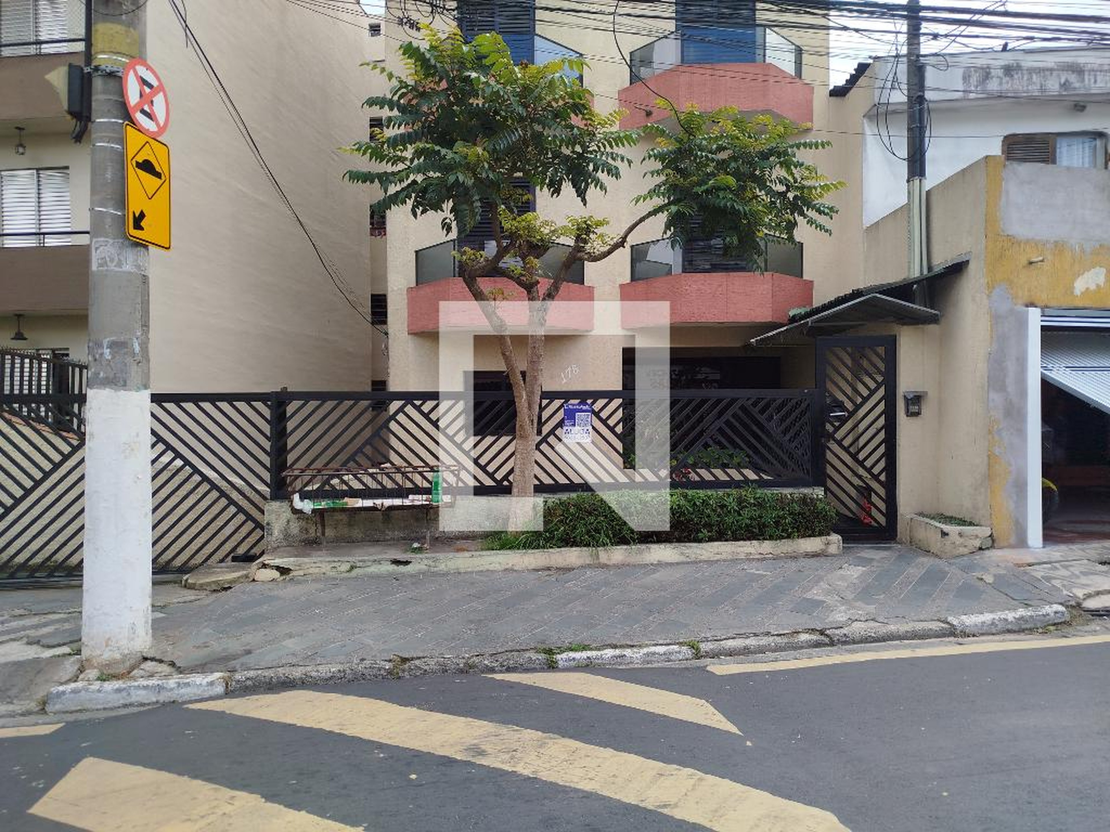 Fachada Condomínio em Rua Bruno Spinosa, 178
