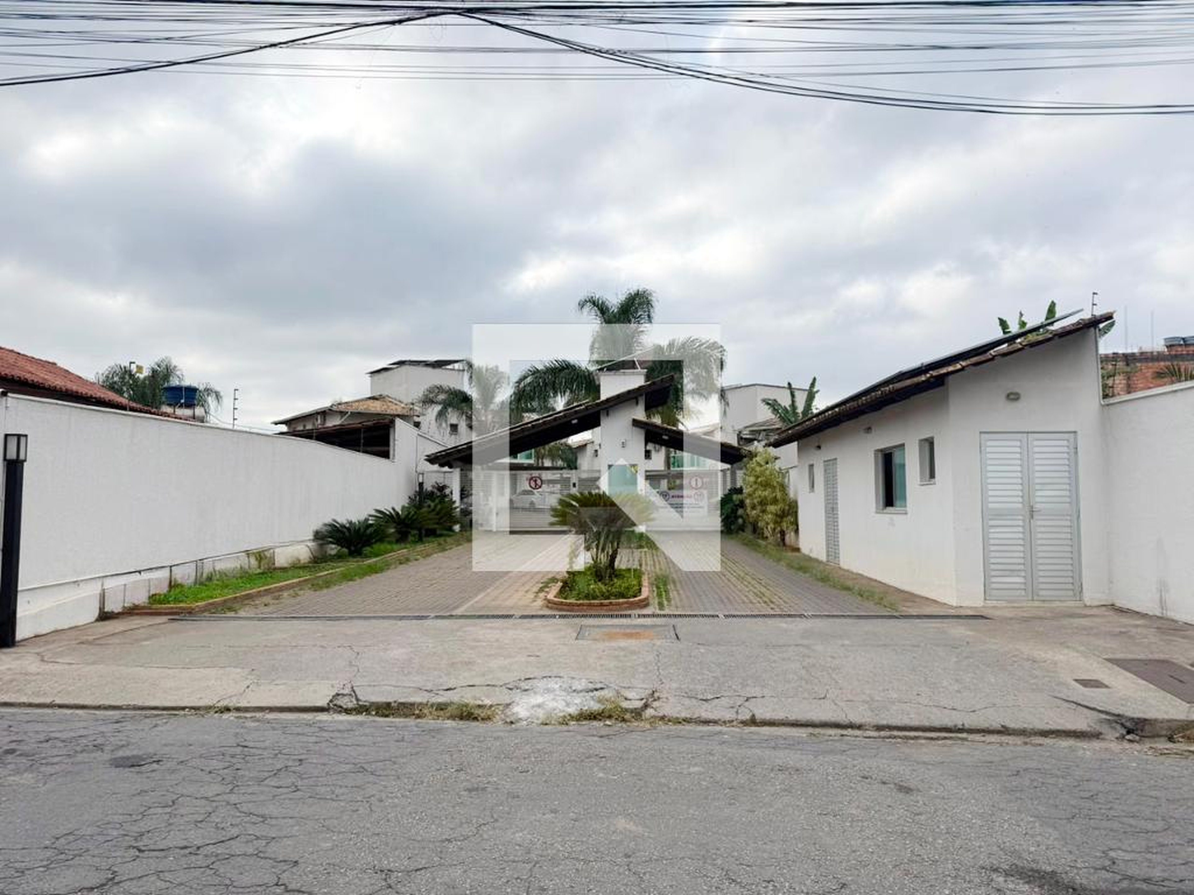 Fachada Condomínio em Rua Teobaldo José dos Santos, 63