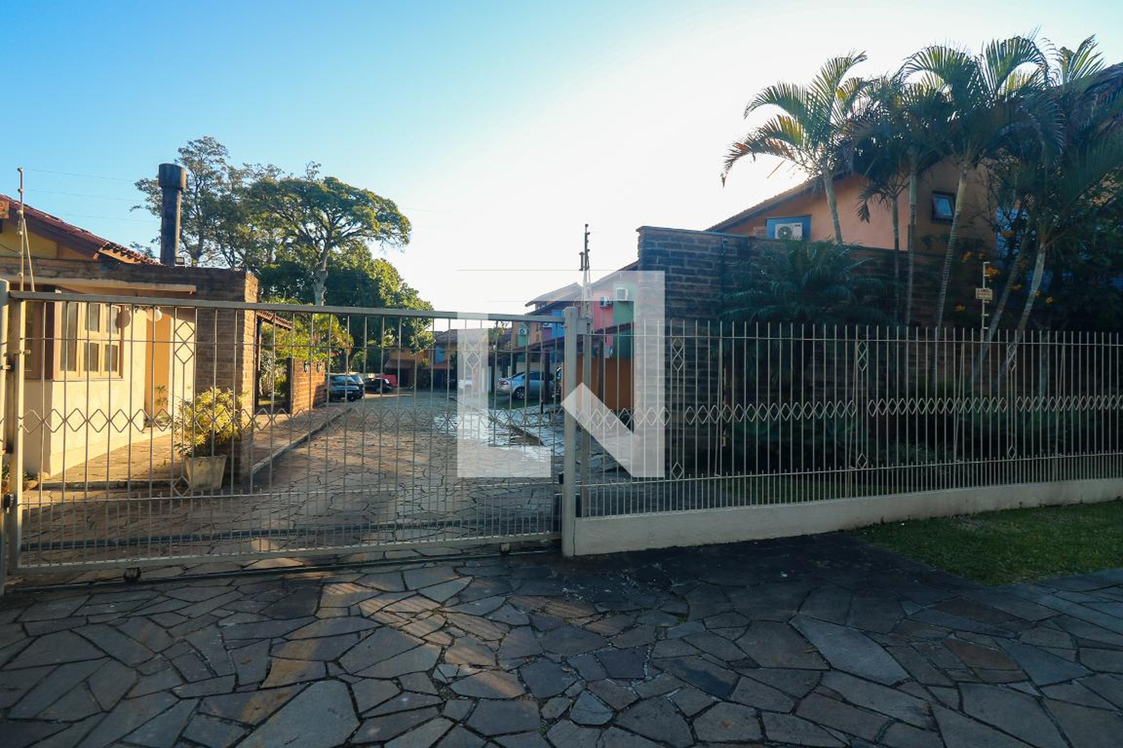 Fachada do condomínio Condomínio CC 6347 Casa 610221065-6