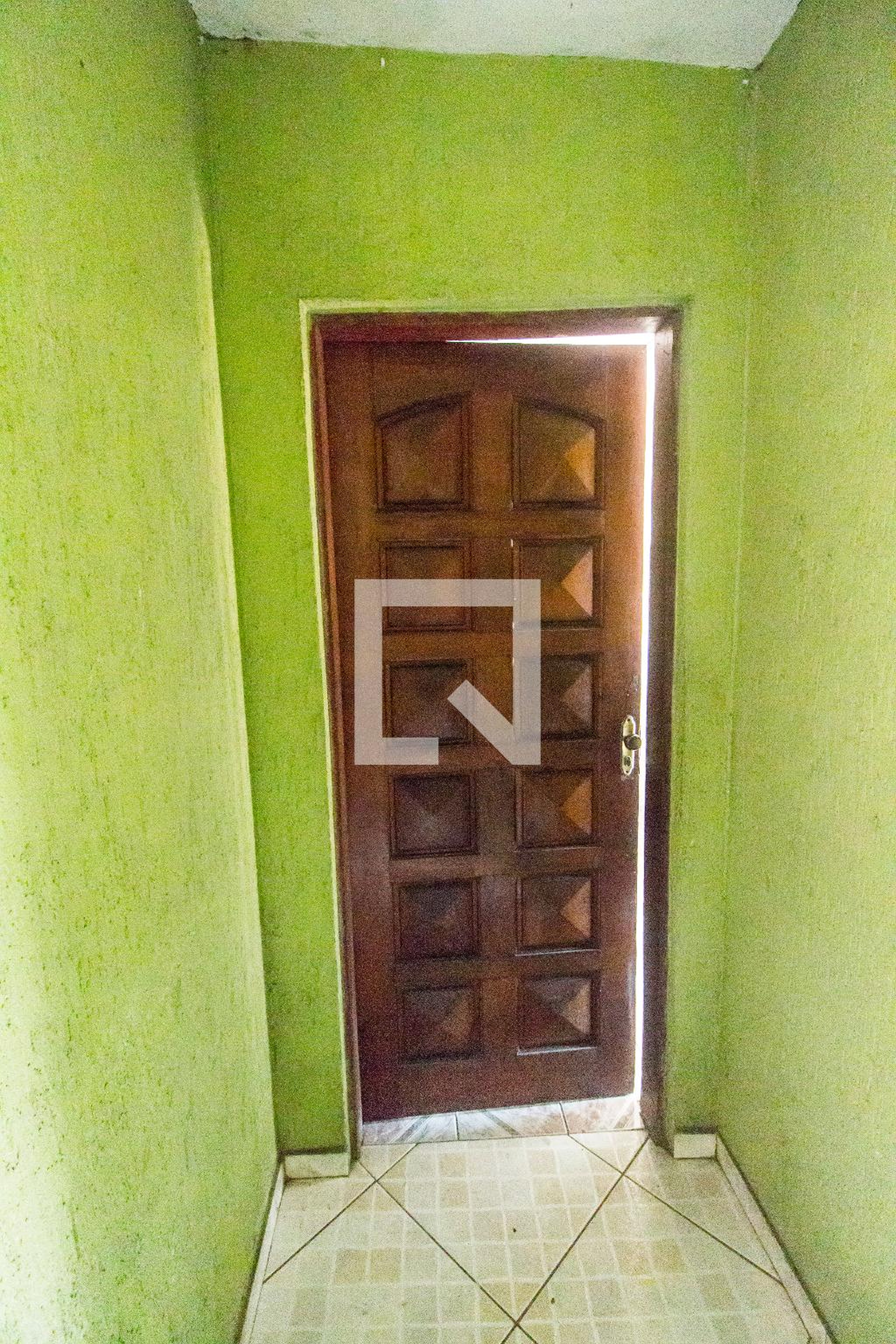 Entrada Condomínio em Rua Istambul, 22