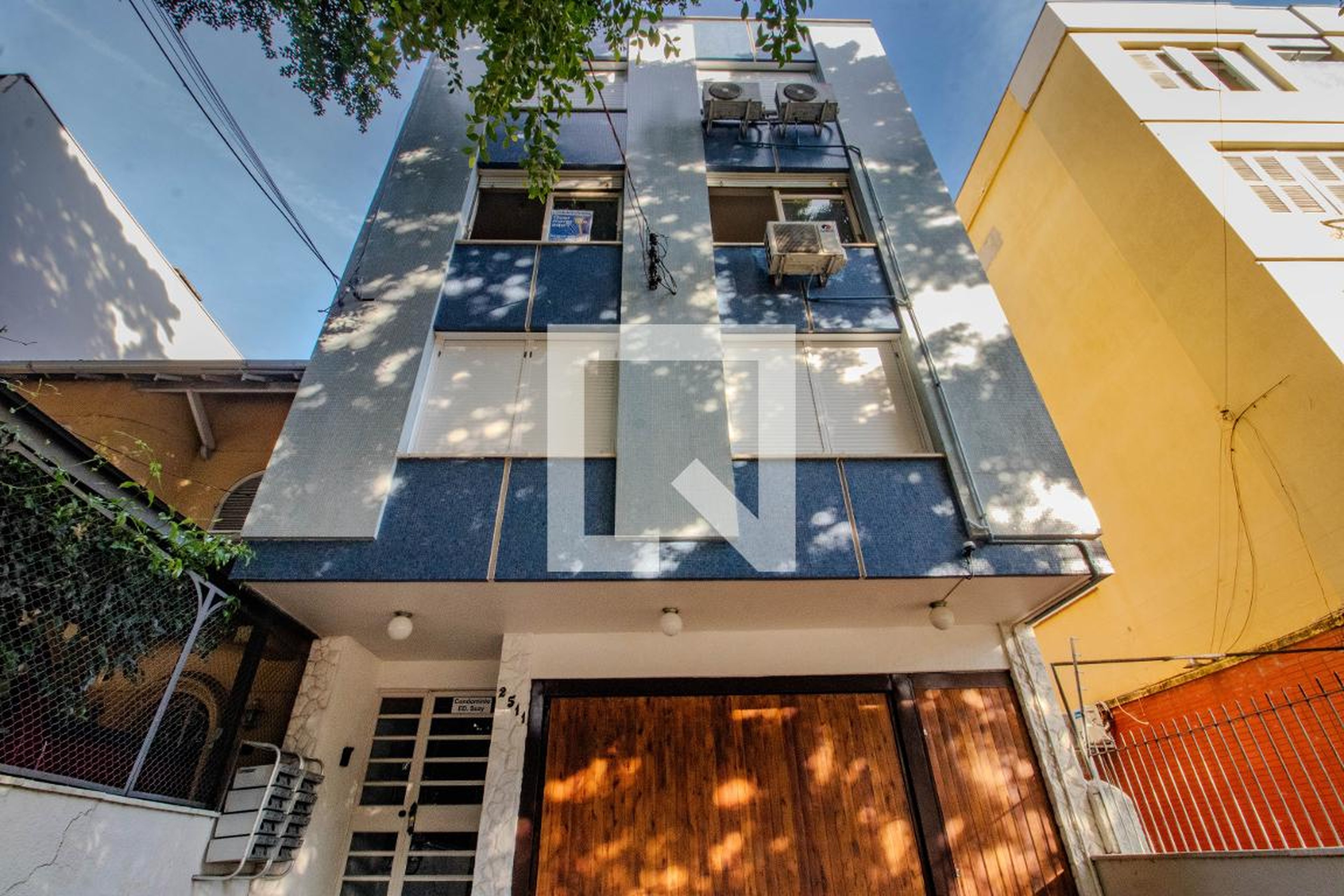 Fachada Condomínio em Avenida Cristóvão Colombo, 2511