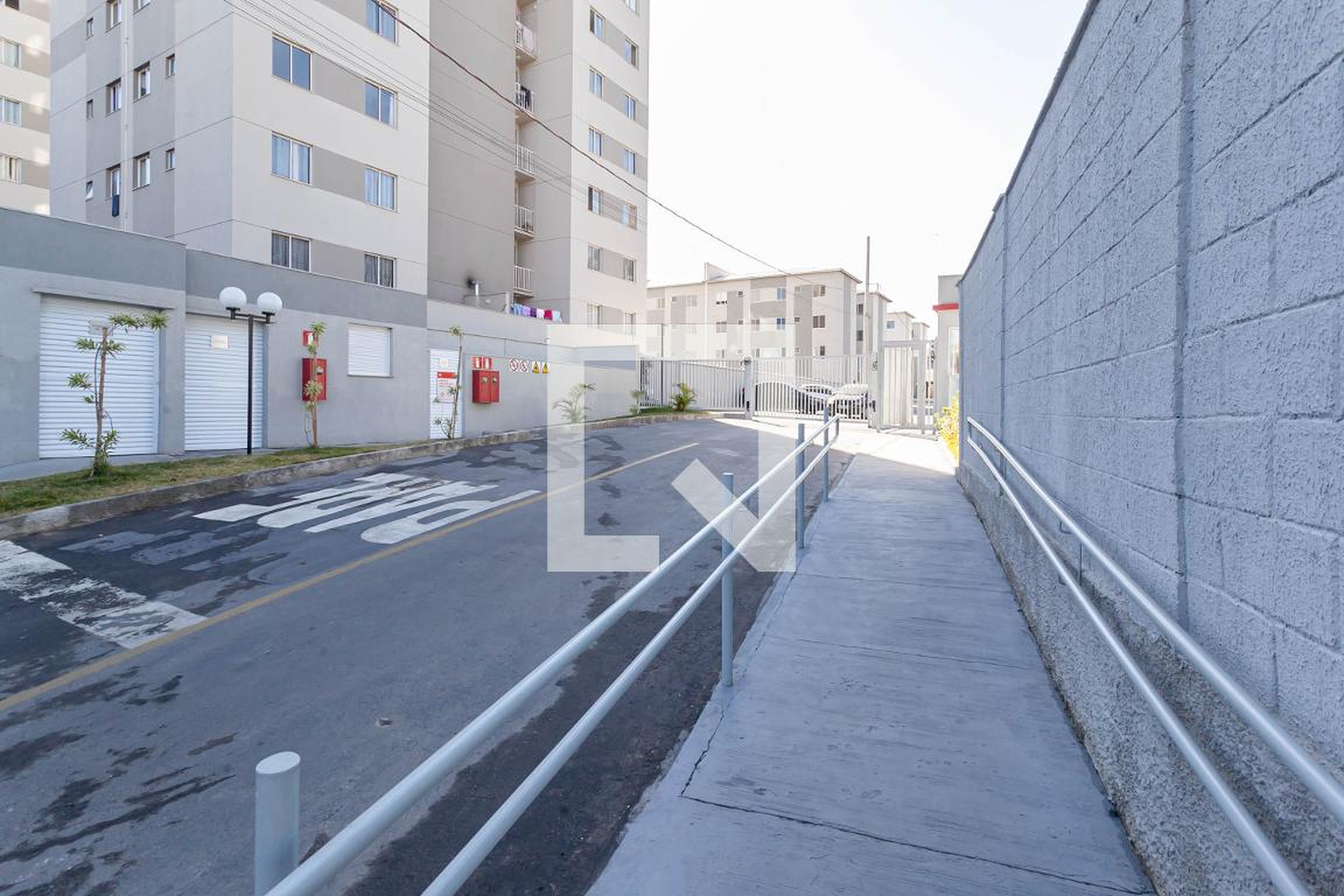 Fachada do condomínio Condomínio em Rua Contagem, 170