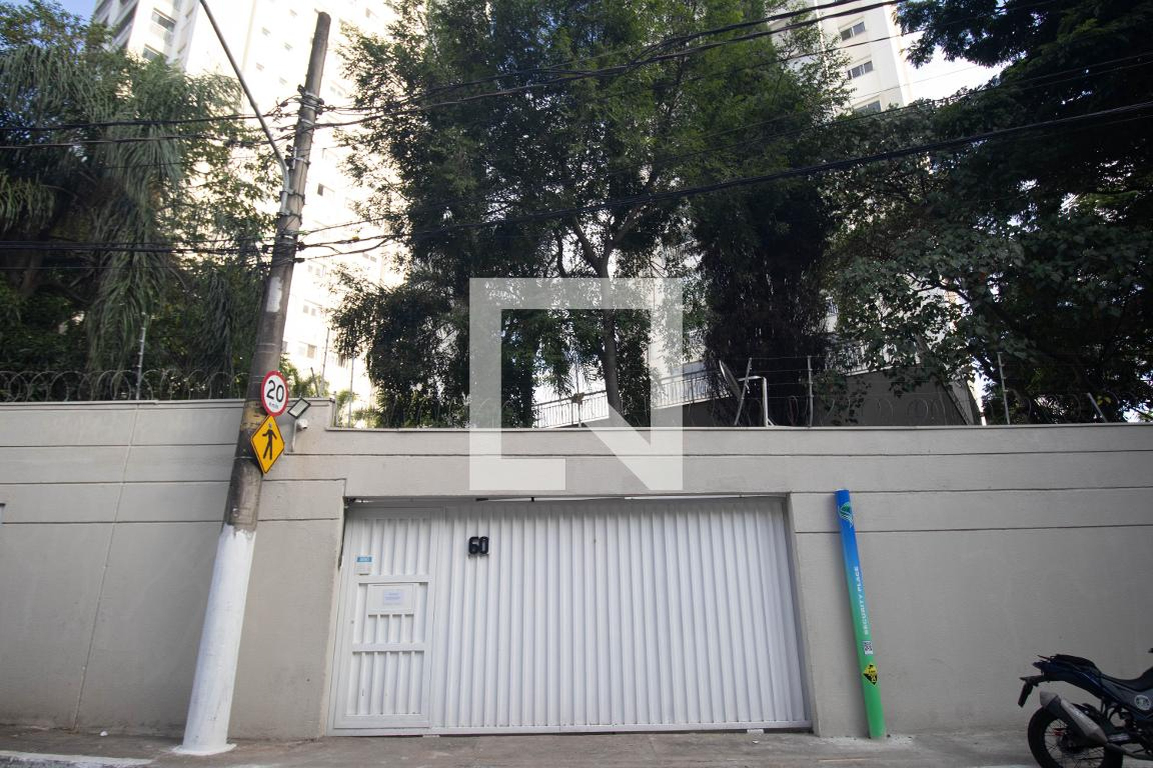 Fachada Condomínio Via Jardins dos Ipês