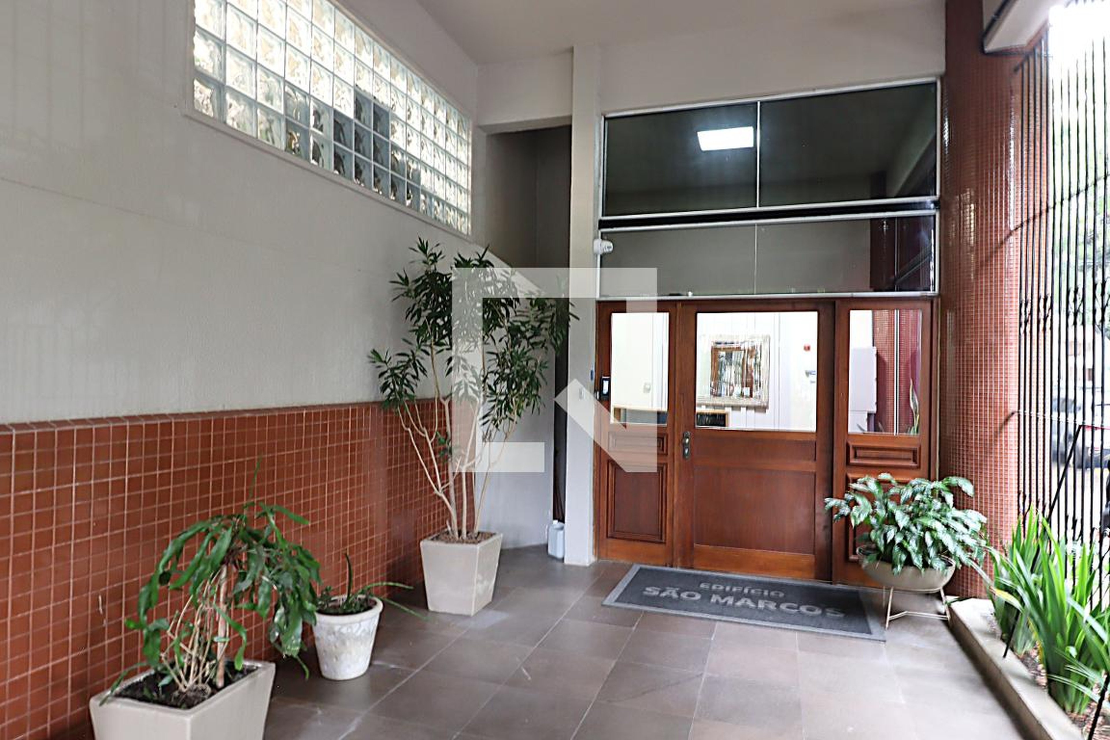 Entrada do prédio - São Marcos